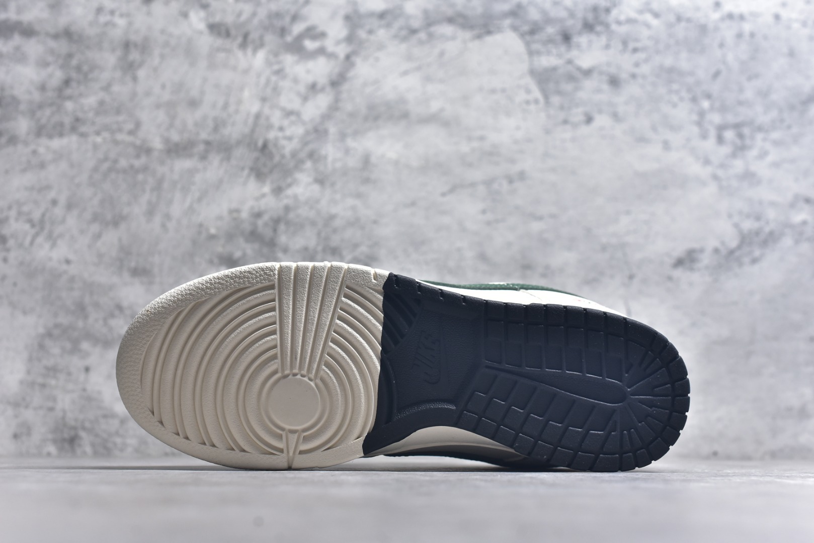 图片[6]-#Nike SB Dunk Low Sup系列 米白绿勾 空军一号低帮休闲板鞋 FC1688-222 #定制鞋盒 大厂纯原品质出货 超高清洁度 皮料切割干净无任何毛边 细节完美 尺码：36 36.5 37.5 38 36.5 39 40 40.5 41 42 42.5 43 44 44.5 45 9.E5-选品中心