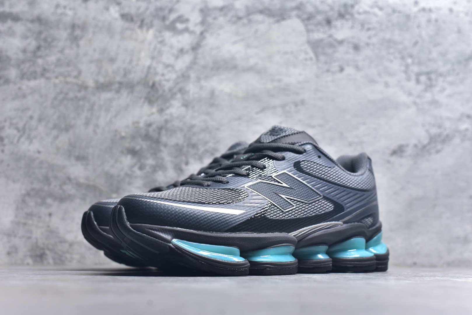 图片[2]-#New Balance 新百伦 NB2000 网面休闲鞋 U20007PF NB官方重磅新品 一款融合复古设计与现代科技的跑鞋，以其经典的造型和舒适脚感，成为2025年复古潮流爱好的推荐单品。 极具视觉冲击力的5根ABZORB单元，以及无缝鞋面的设计，加上3M反光材质的装饰，比之前推出的9060系列更夸张，更具未来感。 货号：U20005F9 尺码：36-46.5-选品中心