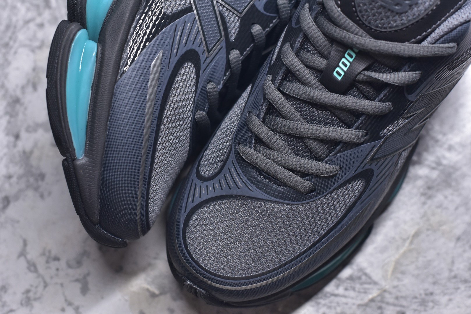 图片[8]-#New Balance 新百伦 NB2000 网面休闲鞋 U20007PF NB官方重磅新品 一款融合复古设计与现代科技的跑鞋，以其经典的造型和舒适脚感，成为2025年复古潮流爱好的推荐单品。 极具视觉冲击力的5根ABZORB单元，以及无缝鞋面的设计，加上3M反光材质的装饰，比之前推出的9060系列更夸张，更具未来感。 货号：U20005F9 尺码：36-46.5-选品中心