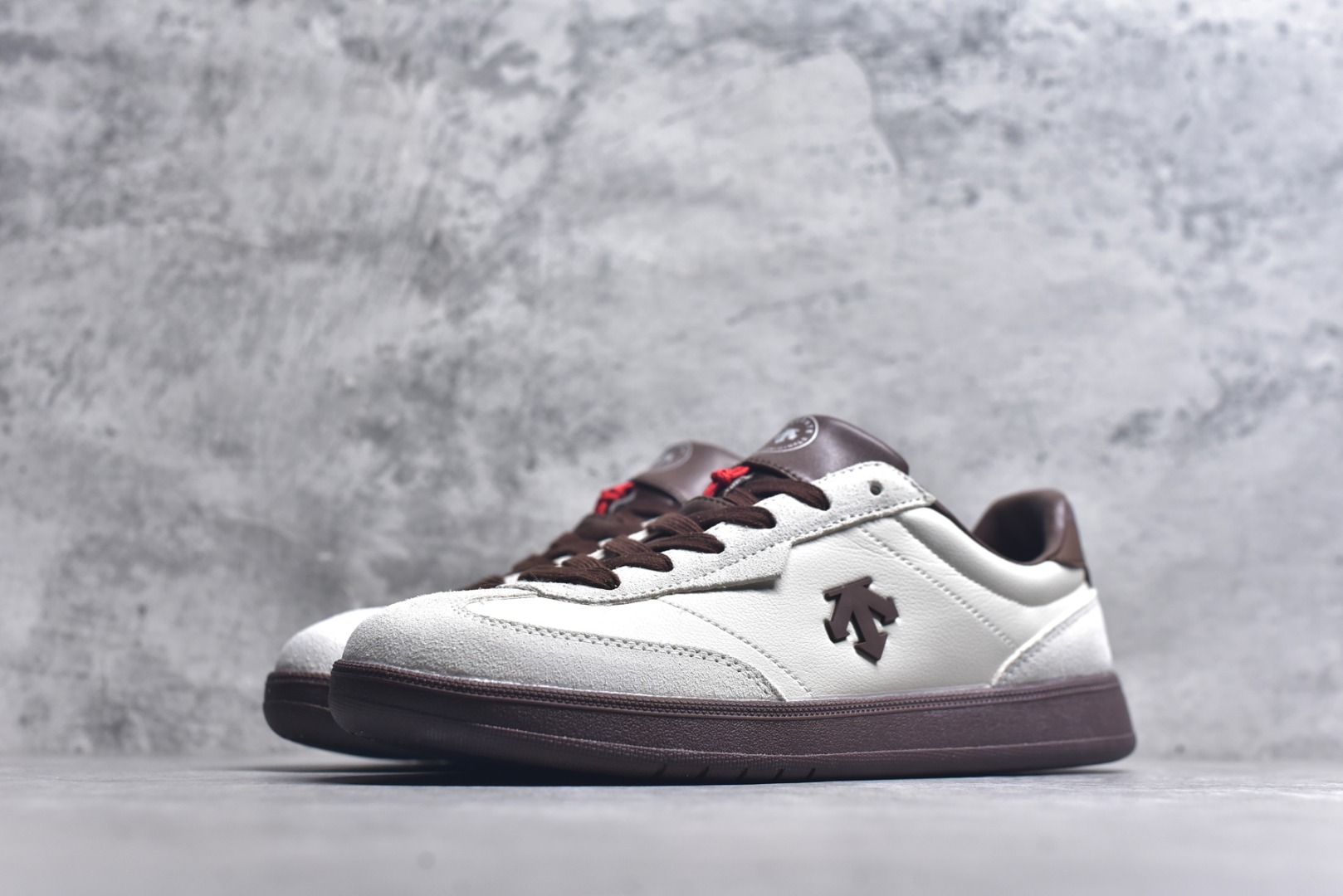 图片[2]-#迪桑特DESCENTE CHRON COURT SB 复古轻质 耐磨低帮 生活休闲鞋 尺码： 36-45-选品中心