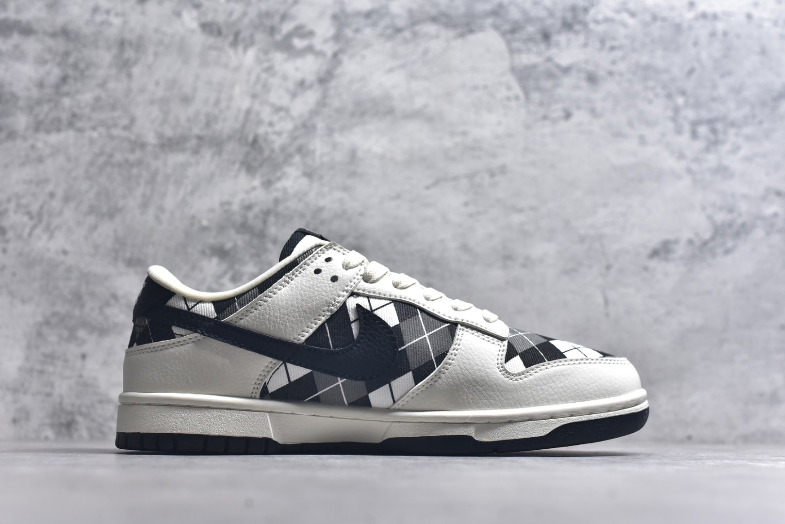 图片[3]-#Nike SB Dunk Low BAPE联名 白黑网格 高端定制 低帮休闲板鞋 SC0601-463 #定制鞋盒 大厂纯原品质出货 超高清洁度 皮料切割干净无任何毛边 细节完美 尺码：36 36.5 37.5 38 38.5 39 40 40.5 41 42 42.5 43 44 44.5 45 9.E5-选品中心