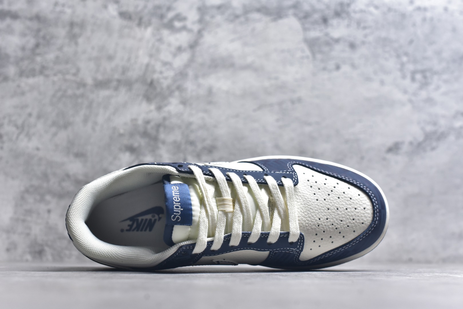 图片[4]-#Nike SB Dunk Low Supreme联名 暗刻蓝 周年高端定制 低帮休闲板鞋 FC1688-228 #定制鞋盒 大厂纯原品质出货 超高清洁度 皮料切割干净无任何毛边 细节完美 尺码：36 36.5 37.5 38 38.5 39 40 40.5 41 42 42.5 43 44 44.5 45 9.E5-选品中心