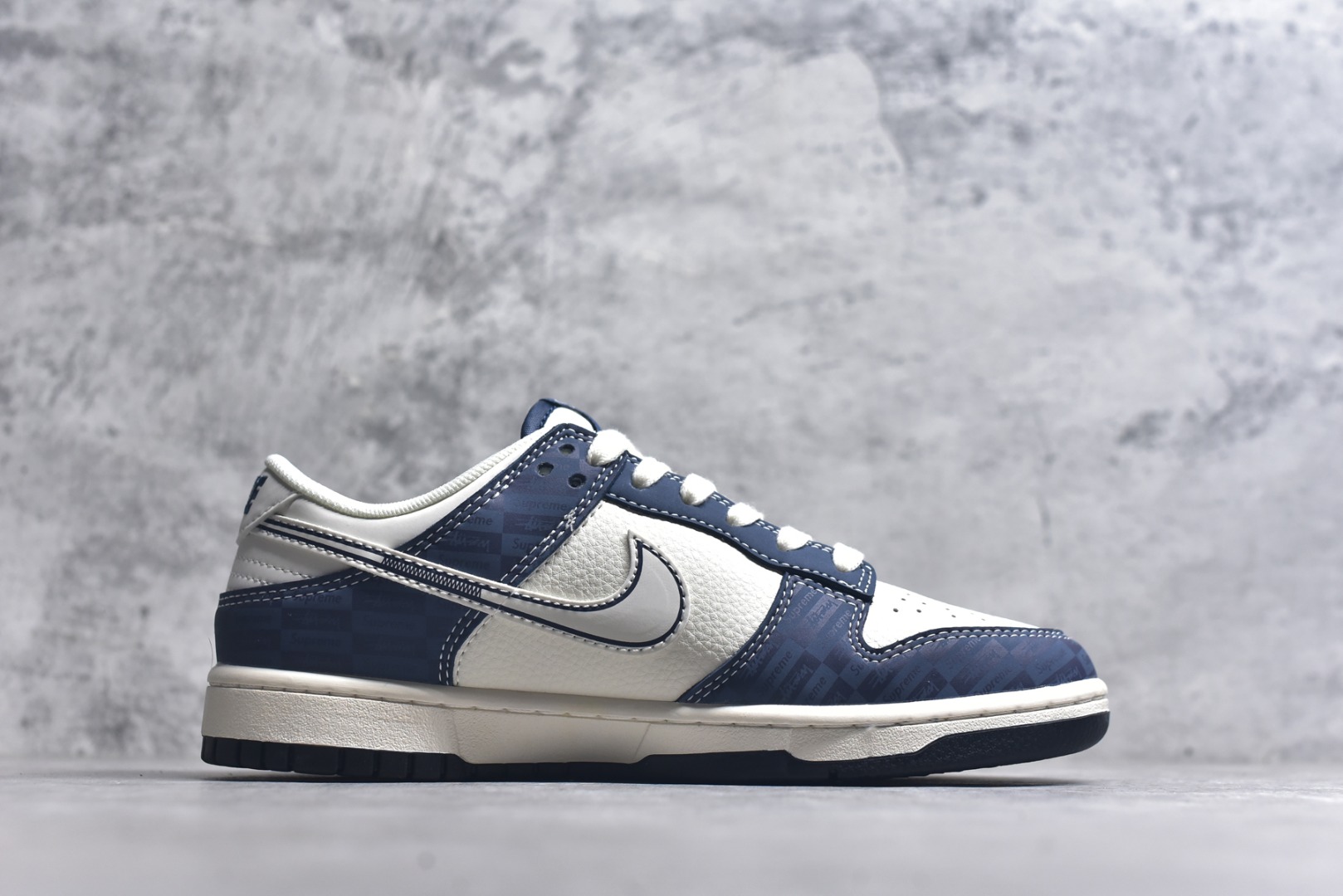 图片[3]-#Nike SB Dunk Low Supreme联名 暗刻蓝 周年高端定制 低帮休闲板鞋 FC1688-228 #定制鞋盒 大厂纯原品质出货 超高清洁度 皮料切割干净无任何毛边 细节完美 尺码：36 36.5 37.5 38 38.5 39 40 40.5 41 42 42.5 43 44 44.5 45 9.E5-选品中心