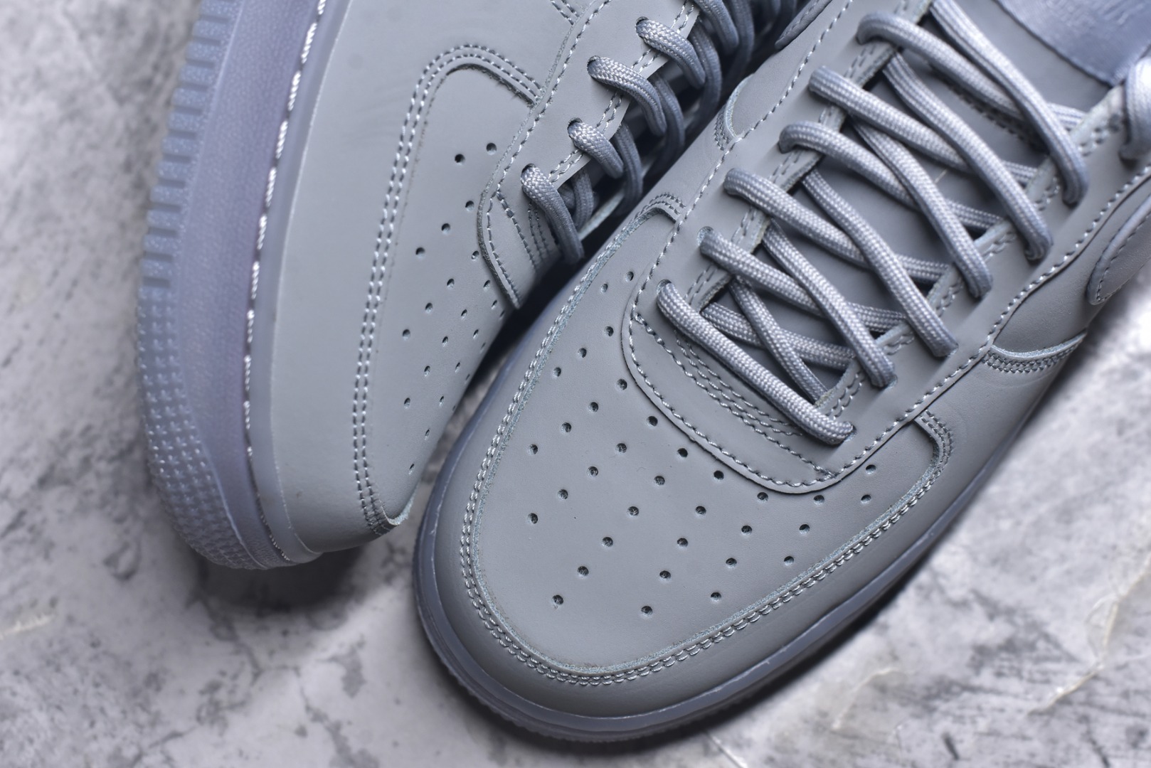 图片[8]-#NK Air Force 1´07 Low 空军一号低帮百搭休闲运动板鞋 CJ9179-002 柔软、弹性十足的缓震性能和出色的中底设计 横跨复古与现代的外型结合 造就出风靡全球 三十多年的Force 1 直到今天还深受青睐 实拍调校N版已经零色差零失真 百分百还原实物色彩所见即所得 不存在货不对板色差等低级问题 选购参考实物拍摄 不混卖不参货 只用心做好货严格选品 承诺混一赔十 尺码：36 36.5 37.5 38 38.5 39 40 40.5 41 42 42.5 43 44 44.5 45-选品中心