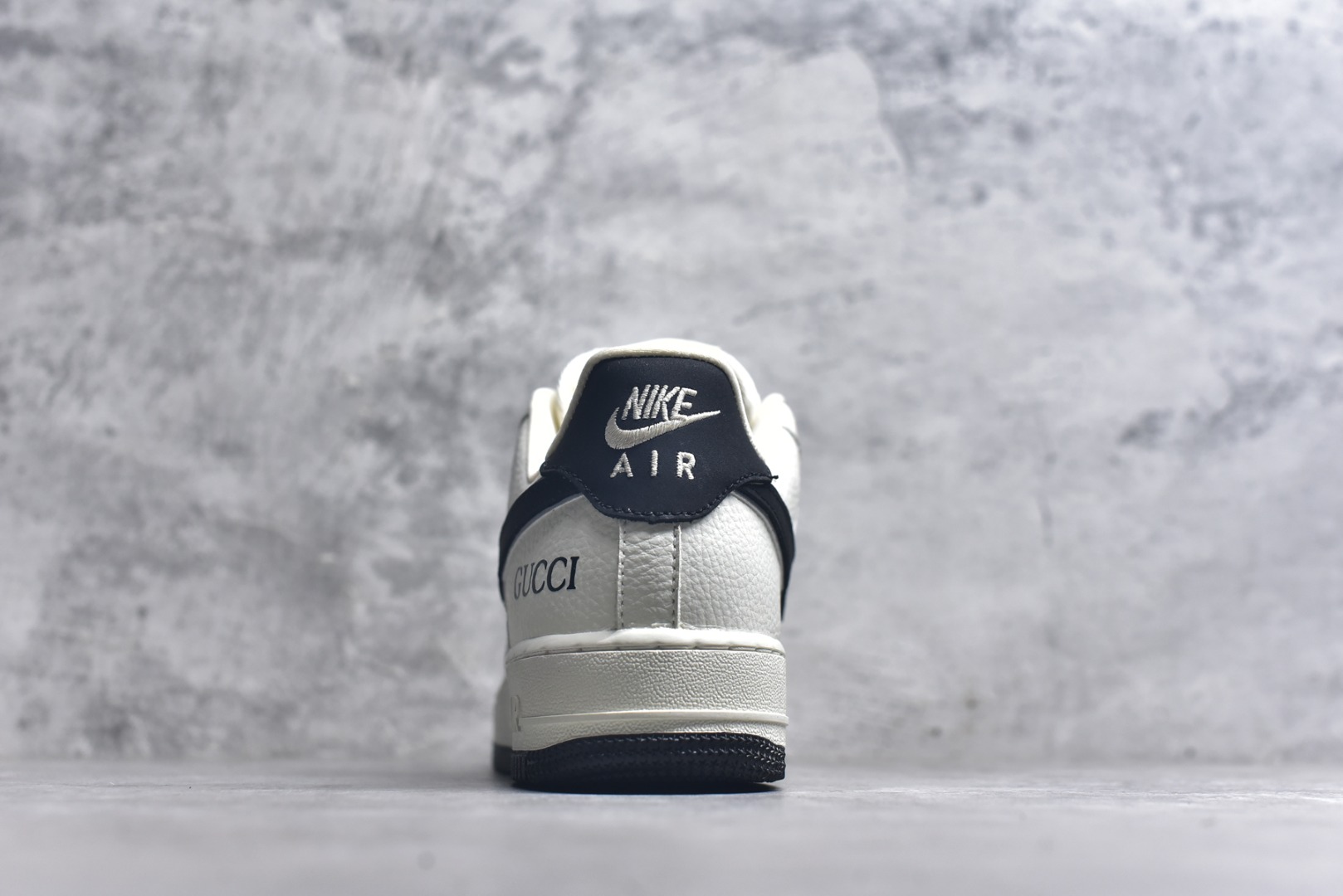 图片[5]-#Nike Air Force 1\’07 Low 古驰联名 白灰黑 空军一号低帮休闲板鞋 YF9511-808 #原楦头原纸板 原装鞋盒 定制五金配件 内置全掌气垫 原厂鞋底 尺码：36 36.5 37.5 38 38.5 39 40 40.5 41 42 42.5 43 44 44.5 45 9.D4-选品中心