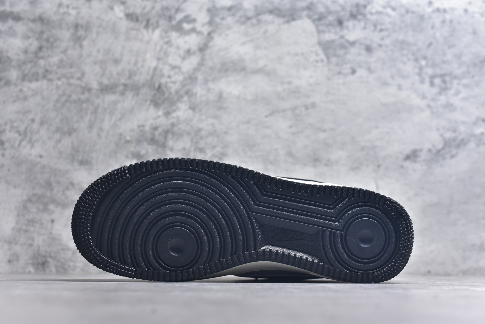 图片[6]-#Nike Air Force 1\’07 Low 古驰联名 白灰黑 空军一号低帮休闲板鞋 YF9511-808 #原楦头原纸板 原装鞋盒 定制五金配件 内置全掌气垫 原厂鞋底 尺码：36 36.5 37.5 38 38.5 39 40 40.5 41 42 42.5 43 44 44.5 45 9.D4-选品中心