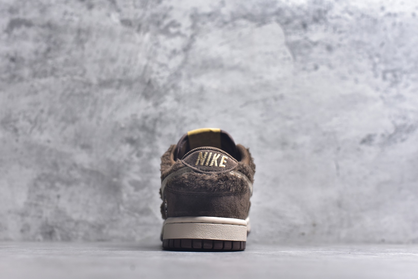 图片[5]-#Nike SB Dunk Low x Labubu 拉布布联名 纯原大厂出品 极力推荐 原装头层材料 独家版型蒸餾加工帶來的是更好的视觉和脚感体验大厂纯原品质出货 清洁度 电绣工艺 皮料切割干净无任何毛边 细节完美 栗子可可 GB6675-001 男女鞋 36 36.5 37.5 38 38.5 39 40 40.5 41 42 42.5 43 44 44.5 45-选品中心