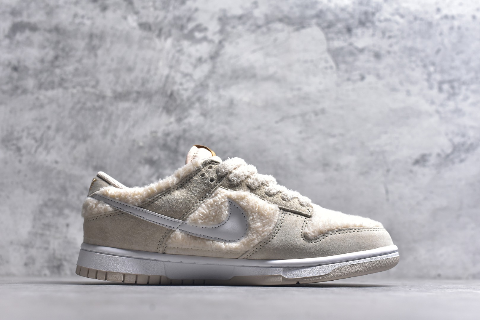 图片[3]-#Nike SB Dunk Low x Labubu 拉布布联名 纯原大厂出品 极力推荐 原装头层材料 独家版型蒸餾加工帶來的是更好的视觉和脚感体验大厂纯原品质出货 清洁度 电绣工艺 皮料切割干净无任何毛边 细节完美 多乳豆豆 GB6675-002 男女鞋 36 36.5 37.5 38 38.5 39 40 40.5 41 42 42.5 43 44 44.5 45-选品中心
