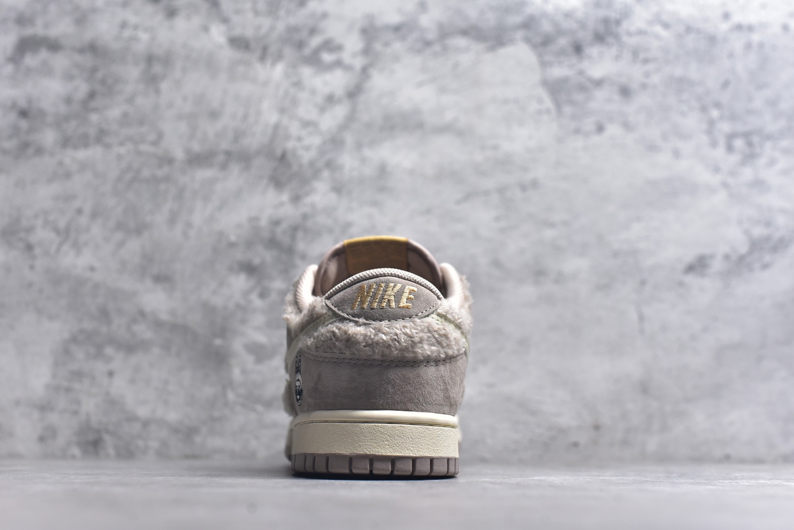 图片[5]-#Nike SB Dunk Low x Labubu 拉布布联名 纯原大厂出品 极力推荐 原装头层材料 独家版型蒸餾加工帶來的是更好的视觉和脚感体验大厂纯原品质出货 清洁度 电绣工艺 皮料切割干净无任何毛边 细节完美太妃糖糖 GB6675-006 男女鞋 36 36.5 37.5 38 38.5 39 40 40.5 41 42 42.5 43 44 44.5 45-选品中心
