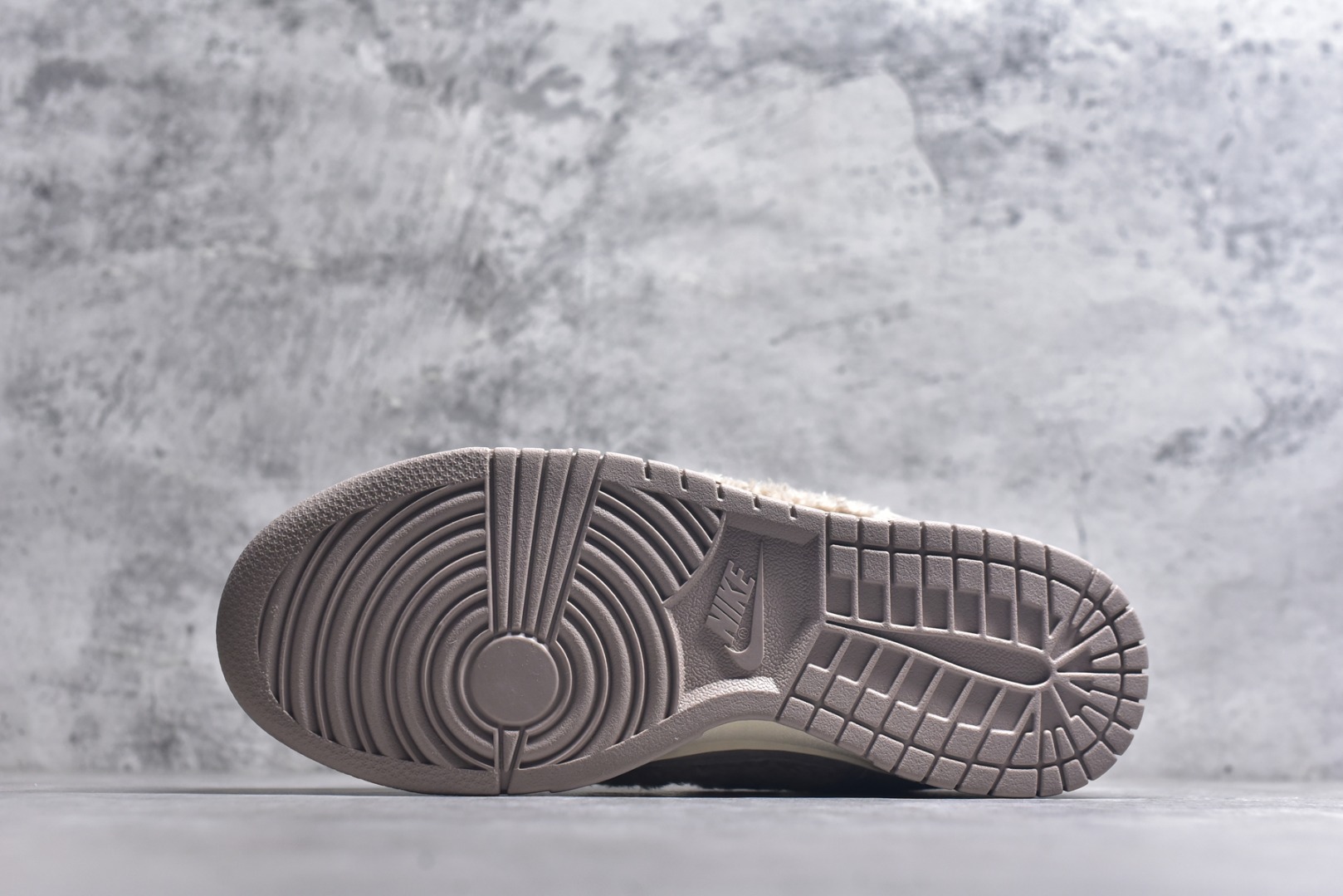 图片[6]-#Nike SB Dunk Low x Labubu 拉布布联名 纯原大厂出品 极力推荐 原装头层材料 独家版型蒸餾加工帶來的是更好的视觉和脚感体验大厂纯原品质出货 清洁度 电绣工艺 皮料切割干净无任何毛边 细节完美太妃糖糖 GB6675-006 男女鞋 36 36.5 37.5 38 38.5 39 40 40.5 41 42 42.5 43 44 44.5 45-选品中心