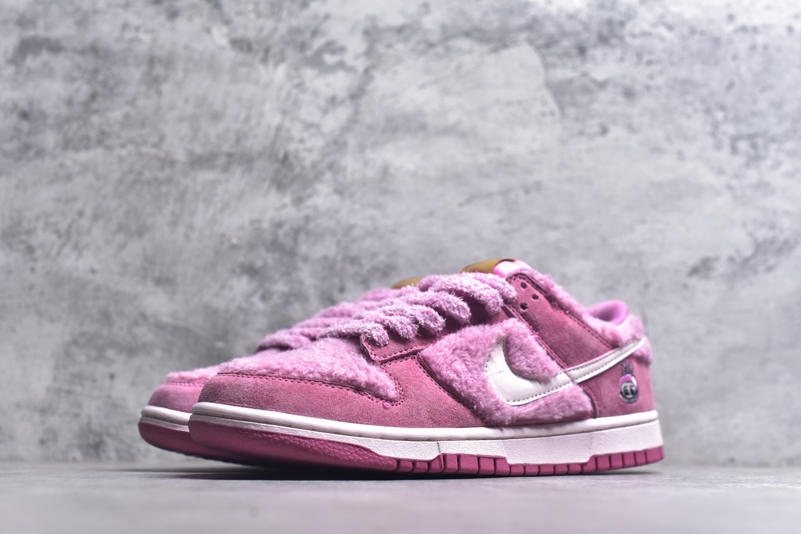 图片[2]-#Nike SB Dunk Low x Labubu 拉布布联名 纯原大厂出品 极力推荐 原装头层材料 独家版型蒸餾加工帶來的是更好的视觉和脚感体验大厂纯原品质出货 清洁度 电绣工艺 皮料切割干净无任何毛边 细节完美 荔枝莓莓 GB6675-003 女鞋 36 36.5 37.5 38 38.5 39 40 40.5 41 42-选品中心