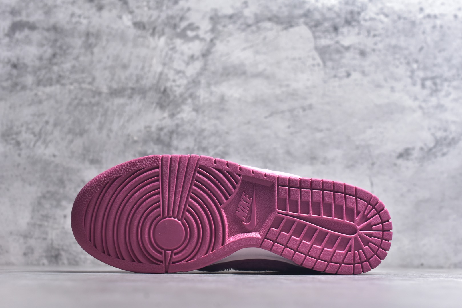 图片[6]-#Nike SB Dunk Low x Labubu 拉布布联名 纯原大厂出品 极力推荐 原装头层材料 独家版型蒸餾加工帶來的是更好的视觉和脚感体验大厂纯原品质出货 清洁度 电绣工艺 皮料切割干净无任何毛边 细节完美 荔枝莓莓 GB6675-003 女鞋 36 36.5 37.5 38 38.5 39 40 40.5 41 42-选品中心