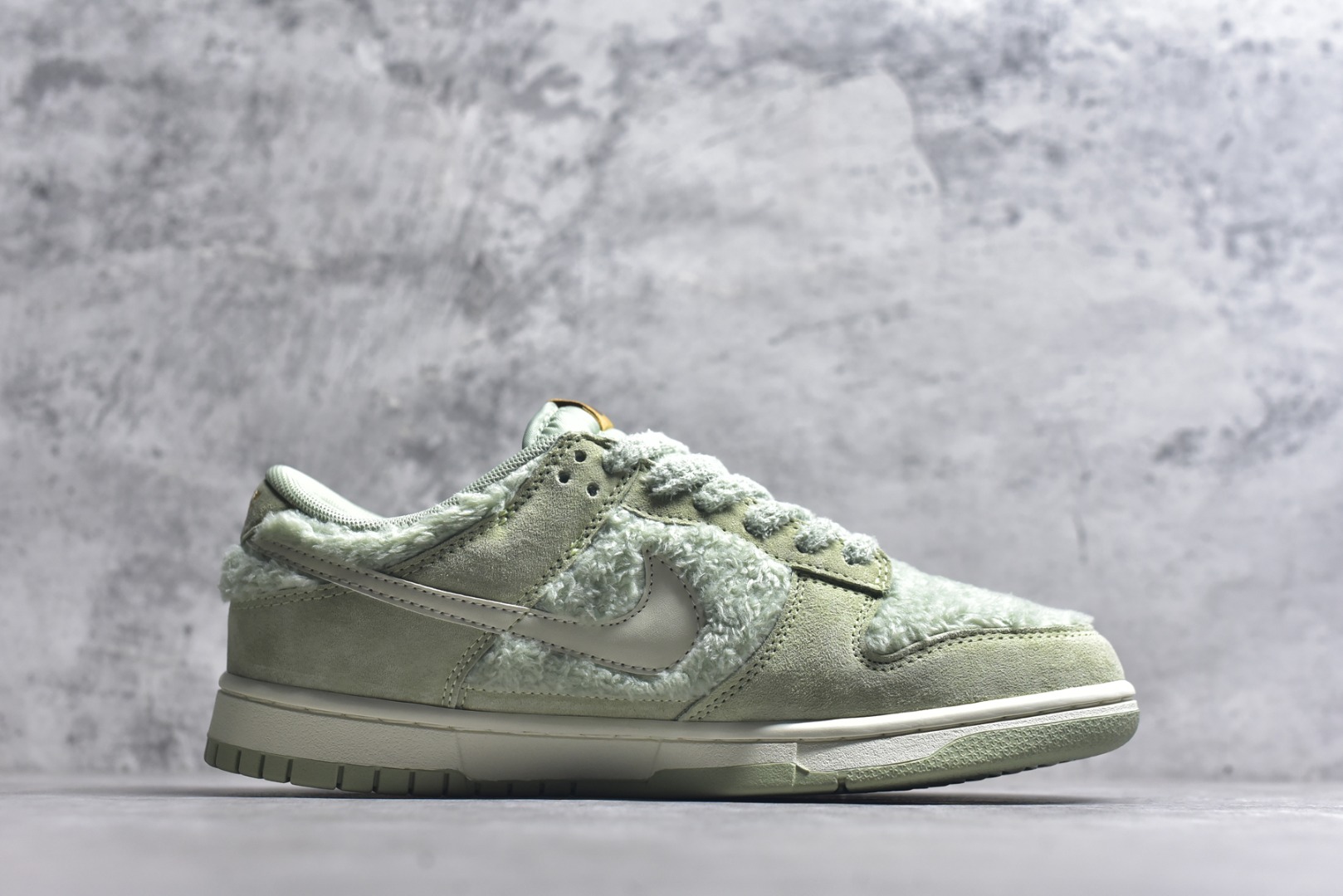 图片[3]-#Nike SB Dunk Low x Labubu 拉布布联名 纯原大厂出品 极力推荐 原装头层材料 独家版型蒸餾加工帶來的是更好的视觉和脚感体验大厂纯原品质出货 清洁度 电绣工艺 皮料切割干净无任何毛边 细节完美 青提果果 GB6675-004 男女鞋 36 36.5 37.5 38 38.5 39 40 40.5 41 42 42.5 43 44 44.5 45-选品中心