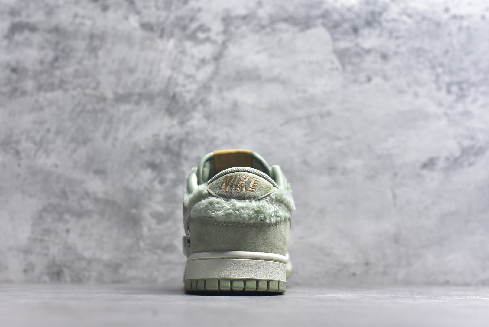 图片[5]-#Nike SB Dunk Low x Labubu 拉布布联名 纯原大厂出品 极力推荐 原装头层材料 独家版型蒸餾加工帶來的是更好的视觉和脚感体验大厂纯原品质出货 清洁度 电绣工艺 皮料切割干净无任何毛边 细节完美 青提果果 GB6675-004 男女鞋 36 36.5 37.5 38 38.5 39 40 40.5 41 42 42.5 43 44 44.5 45-选品中心