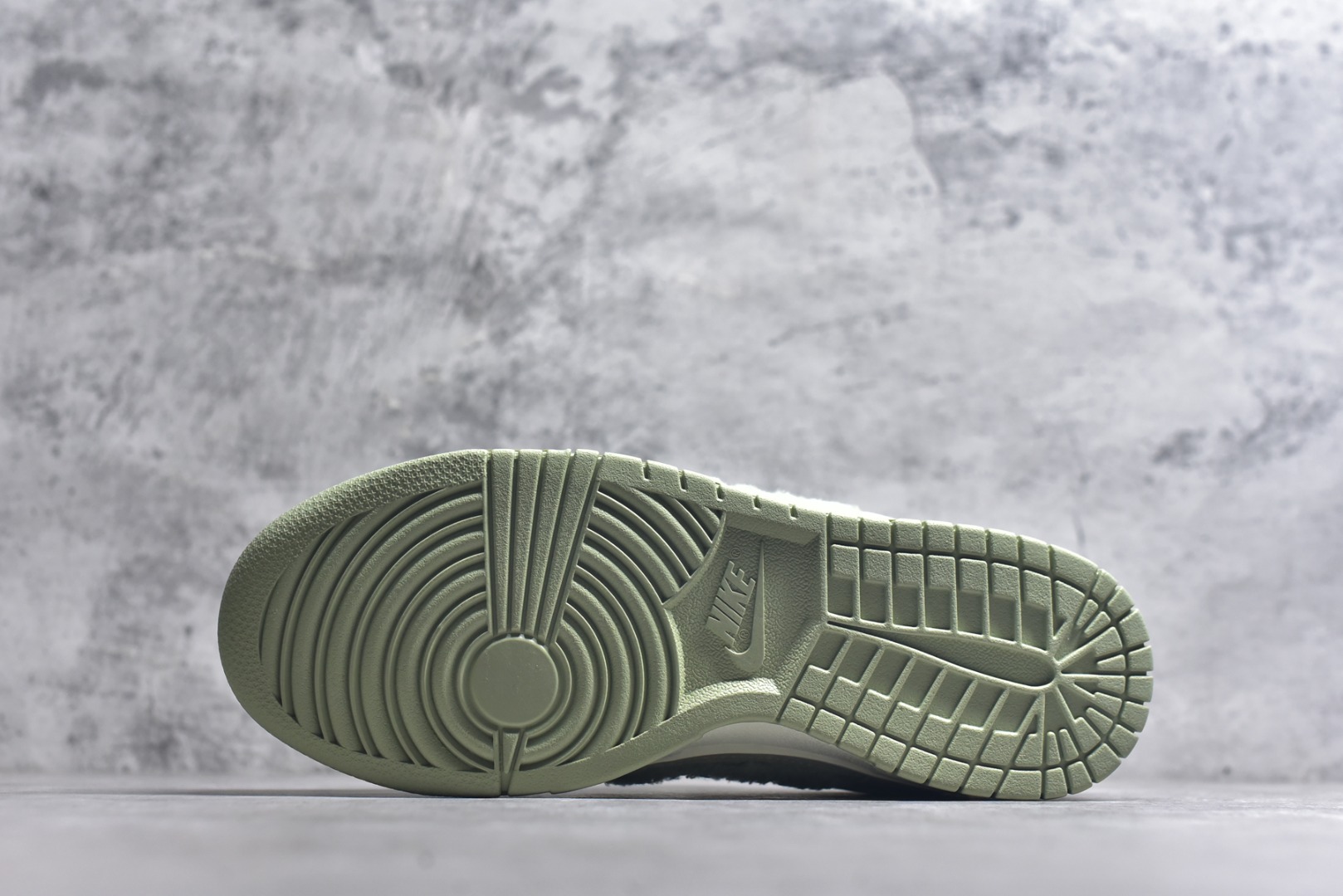 图片[6]-#Nike SB Dunk Low x Labubu 拉布布联名 纯原大厂出品 极力推荐 原装头层材料 独家版型蒸餾加工帶來的是更好的视觉和脚感体验大厂纯原品质出货 清洁度 电绣工艺 皮料切割干净无任何毛边 细节完美 青提果果 GB6675-004 男女鞋 36 36.5 37.5 38 38.5 39 40 40.5 41 42 42.5 43 44 44.5 45-选品中心