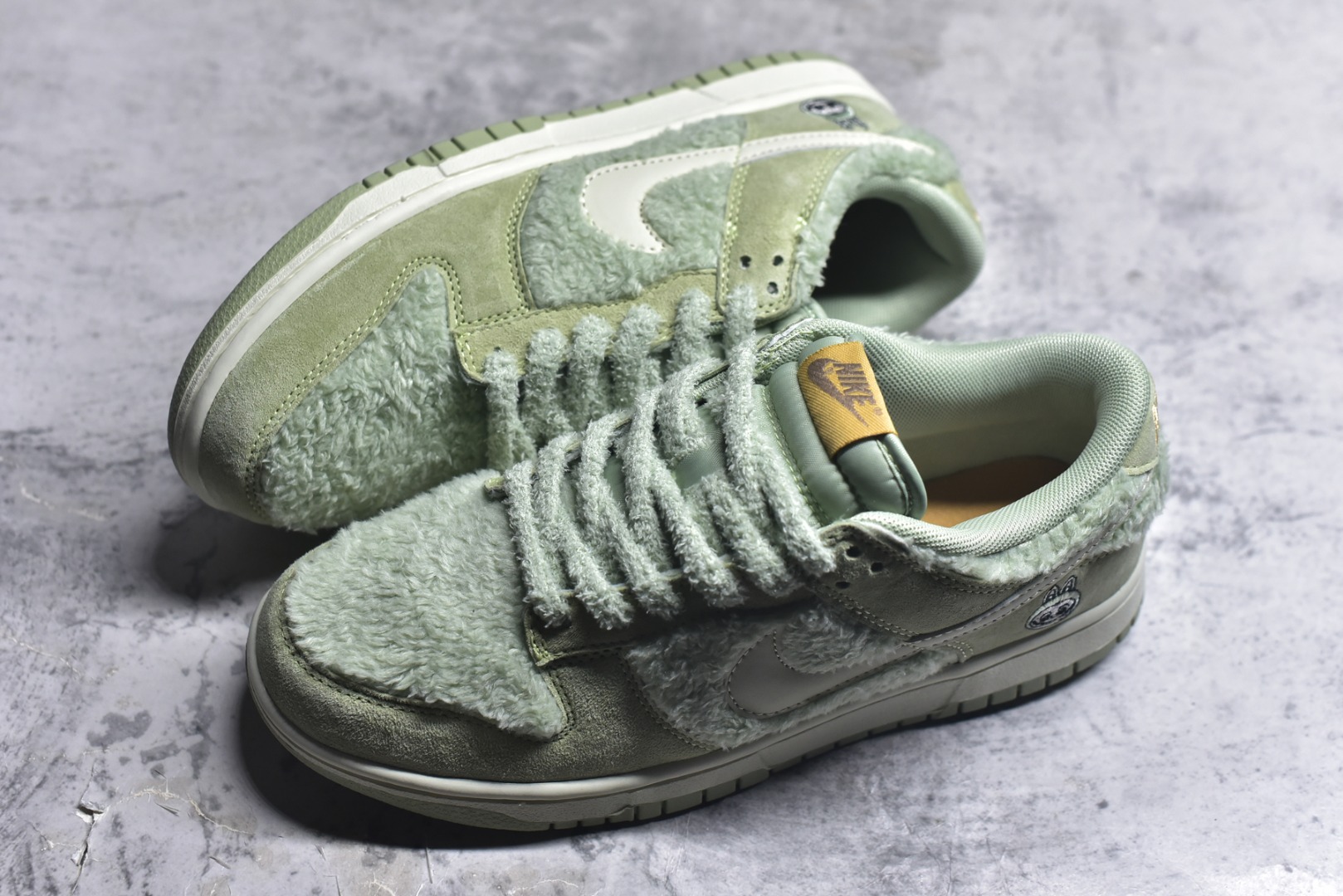 图片[7]-#Nike SB Dunk Low x Labubu 拉布布联名 纯原大厂出品 极力推荐 原装头层材料 独家版型蒸餾加工帶來的是更好的视觉和脚感体验大厂纯原品质出货 清洁度 电绣工艺 皮料切割干净无任何毛边 细节完美 青提果果 GB6675-004 男女鞋 36 36.5 37.5 38 38.5 39 40 40.5 41 42 42.5 43 44 44.5 45-选品中心