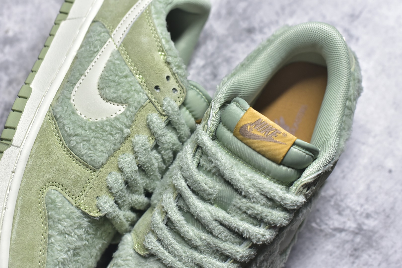图片[9]-#Nike SB Dunk Low x Labubu 拉布布联名 纯原大厂出品 极力推荐 原装头层材料 独家版型蒸餾加工帶來的是更好的视觉和脚感体验大厂纯原品质出货 清洁度 电绣工艺 皮料切割干净无任何毛边 细节完美 青提果果 GB6675-004 男女鞋 36 36.5 37.5 38 38.5 39 40 40.5 41 42 42.5 43 44 44.5 45-选品中心