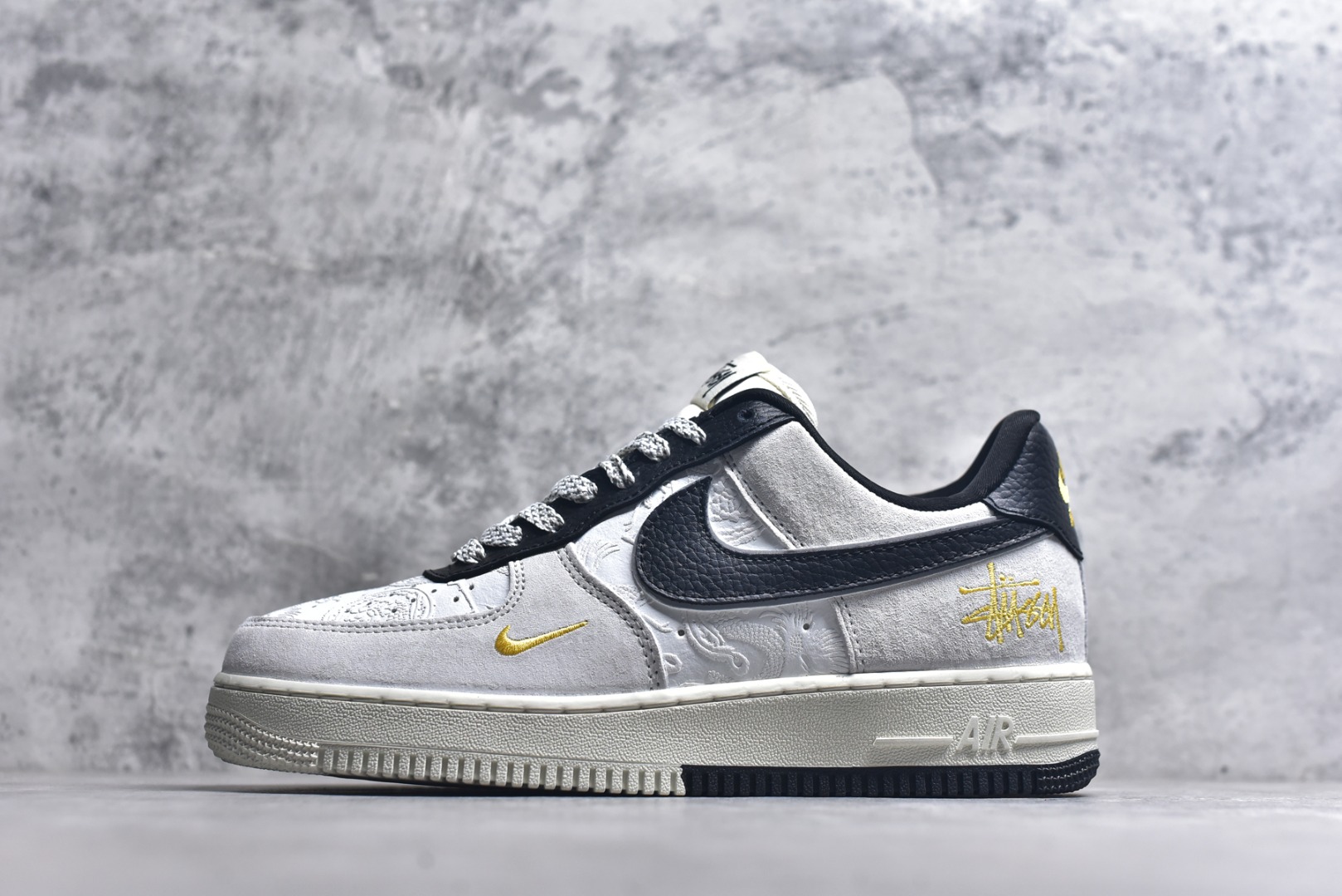 #Nike Air Force 1\'07 Low 联名 白黑灰空军 空军一号低帮休闲板鞋 YF9511-805 #原楦头原纸板 高端定制鞋盒 原厂鞋底 超高清洁度 细节完美 尺码：36 36.5 37.5 38 38.5 39 40 40.5 41 42 42.5 43 44 44.5 45 9.D4-选品中心