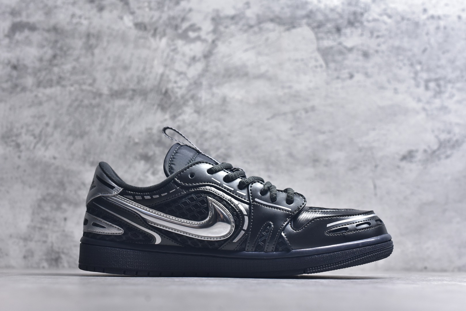 图片[3]-#Air Jordan AJ1 Low 低帮 HQ2186-001 全新流水线出品 DT版本唯一平替选择 市场第二梯队最强版 全部原鞋开发 原楦原纸板开发 全鞋电脑针车 原厂内置全掌气垫 原盒内在原标 唯一Zp原版鞋带绑法 免检产品 全新2022版型 全头层皮料 完美零毛边处理 原厂配置全掌气垫 价格定位良心 几十个配色陆续出货 实拍调校N版已经零色差零失真 百分百还原实物色彩所见即所得 不存在货不对板色差等低级问题 选购参考实物拍摄 不混卖不参货 只用心做好货严格选品 承诺混一赔十 尺码：36 36.5 37.5 38 38.5 39 40 40.5 41 42 42.5 43 44 44.5 45 46-选品中心