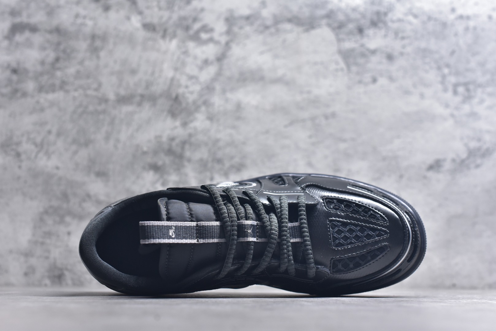 图片[4]-#Air Jordan AJ1 Low 低帮 HQ2186-001 全新流水线出品 DT版本唯一平替选择 市场第二梯队最强版 全部原鞋开发 原楦原纸板开发 全鞋电脑针车 原厂内置全掌气垫 原盒内在原标 唯一Zp原版鞋带绑法 免检产品 全新2022版型 全头层皮料 完美零毛边处理 原厂配置全掌气垫 价格定位良心 几十个配色陆续出货 实拍调校N版已经零色差零失真 百分百还原实物色彩所见即所得 不存在货不对板色差等低级问题 选购参考实物拍摄 不混卖不参货 只用心做好货严格选品 承诺混一赔十 尺码：36 36.5 37.5 38 38.5 39 40 40.5 41 42 42.5 43 44 44.5 45 46-选品中心