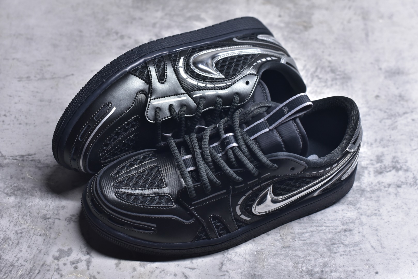 图片[7]-#Air Jordan AJ1 Low 低帮 HQ2186-001 全新流水线出品 DT版本唯一平替选择 市场第二梯队最强版 全部原鞋开发 原楦原纸板开发 全鞋电脑针车 原厂内置全掌气垫 原盒内在原标 唯一Zp原版鞋带绑法 免检产品 全新2022版型 全头层皮料 完美零毛边处理 原厂配置全掌气垫 价格定位良心 几十个配色陆续出货 实拍调校N版已经零色差零失真 百分百还原实物色彩所见即所得 不存在货不对板色差等低级问题 选购参考实物拍摄 不混卖不参货 只用心做好货严格选品 承诺混一赔十 尺码：36 36.5 37.5 38 38.5 39 40 40.5 41 42 42.5 43 44 44.5 45 46-选品中心