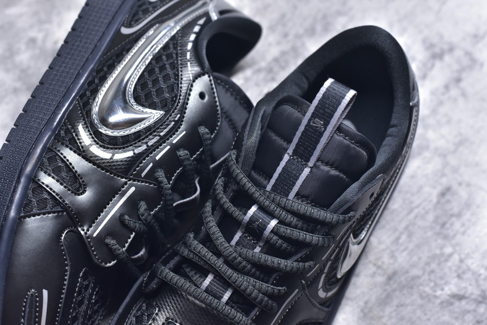 图片[9]-#Air Jordan AJ1 Low 低帮 HQ2186-001 全新流水线出品 DT版本唯一平替选择 市场第二梯队最强版 全部原鞋开发 原楦原纸板开发 全鞋电脑针车 原厂内置全掌气垫 原盒内在原标 唯一Zp原版鞋带绑法 免检产品 全新2022版型 全头层皮料 完美零毛边处理 原厂配置全掌气垫 价格定位良心 几十个配色陆续出货 实拍调校N版已经零色差零失真 百分百还原实物色彩所见即所得 不存在货不对板色差等低级问题 选购参考实物拍摄 不混卖不参货 只用心做好货严格选品 承诺混一赔十 尺码：36 36.5 37.5 38 38.5 39 40 40.5 41 42 42.5 43 44 44.5 45 46-选品中心