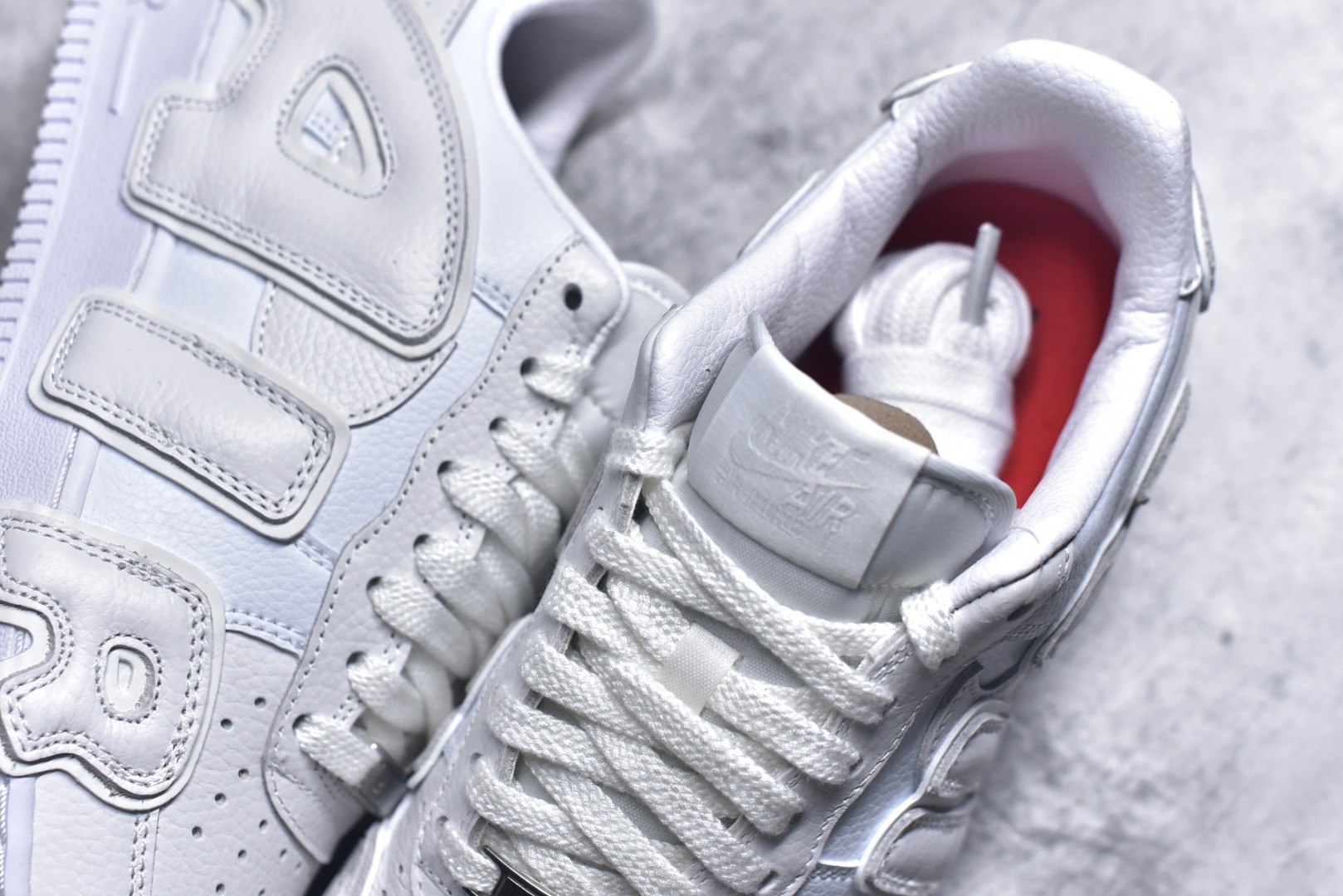 图片[9]-#CPFM x NK Air Force 1 07 Low 空军一号系列低帮经典百搭休闲运动板鞋“联名放大补丁字母” FQ7069-100 近日，A$AP Bari 在其官方社交媒体上预告了 Cactus Plant Flea Market (CPFM) 和 Nike Air Force 1 Low 的全新配色。此次全新推出的紫色和苔藓绿配色，保留了原始黑白版本的标志性风格，均采用皮革鞋面、尼龙鞋舌、带有反光底衬的「AIR SUNSHINE」及同色 AF1 橡胶鞋底。尺码：40-48-选品中心