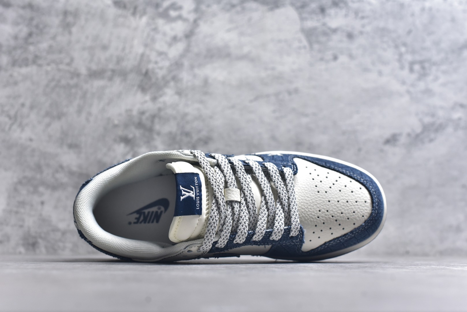 图片[4]-#Nike SB Dunk Low LV系列 牛仔布蓝勾 周年高端定制 低帮休闲板鞋 FC1688-221 #定制鞋盒 大厂纯原品质出货 超高清洁度 皮料切割干净无任何毛边 细节完美 尺码：36 36.5 37.5 38 36.5 39 40 40.5 41 42 42.5 43 44 44.5 45 9.E5-选品中心