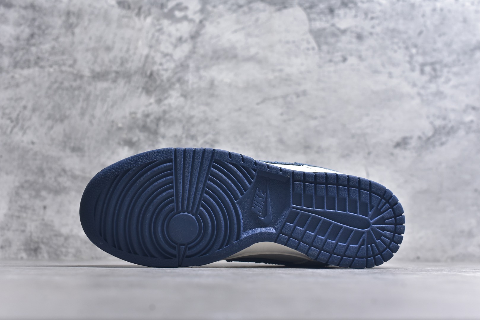 图片[6]-#Nike SB Dunk Low LV系列 牛仔布蓝勾 周年高端定制 低帮休闲板鞋 FC1688-221 #定制鞋盒 大厂纯原品质出货 超高清洁度 皮料切割干净无任何毛边 细节完美 尺码：36 36.5 37.5 38 36.5 39 40 40.5 41 42 42.5 43 44 44.5 45 9.E5-选品中心