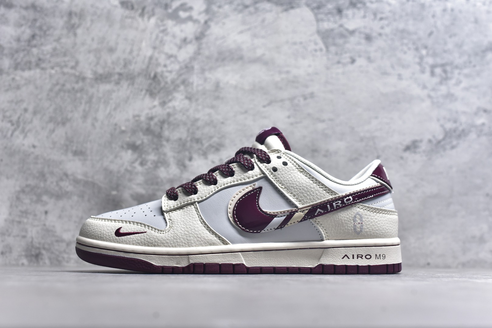 #Nike SB Dunk Low 问界M9红彩勾 周年高端定制 低帮休闲板鞋 FC1688-236 #定制鞋盒 大厂纯原品质出货 超高清洁度 皮料切割干净无任何毛边 细节完美 尺码：36 36.5 37.5 38 36.5 39 40 40.5 41 42 42.5 43 44 44.5 45 9.E5-选品中心