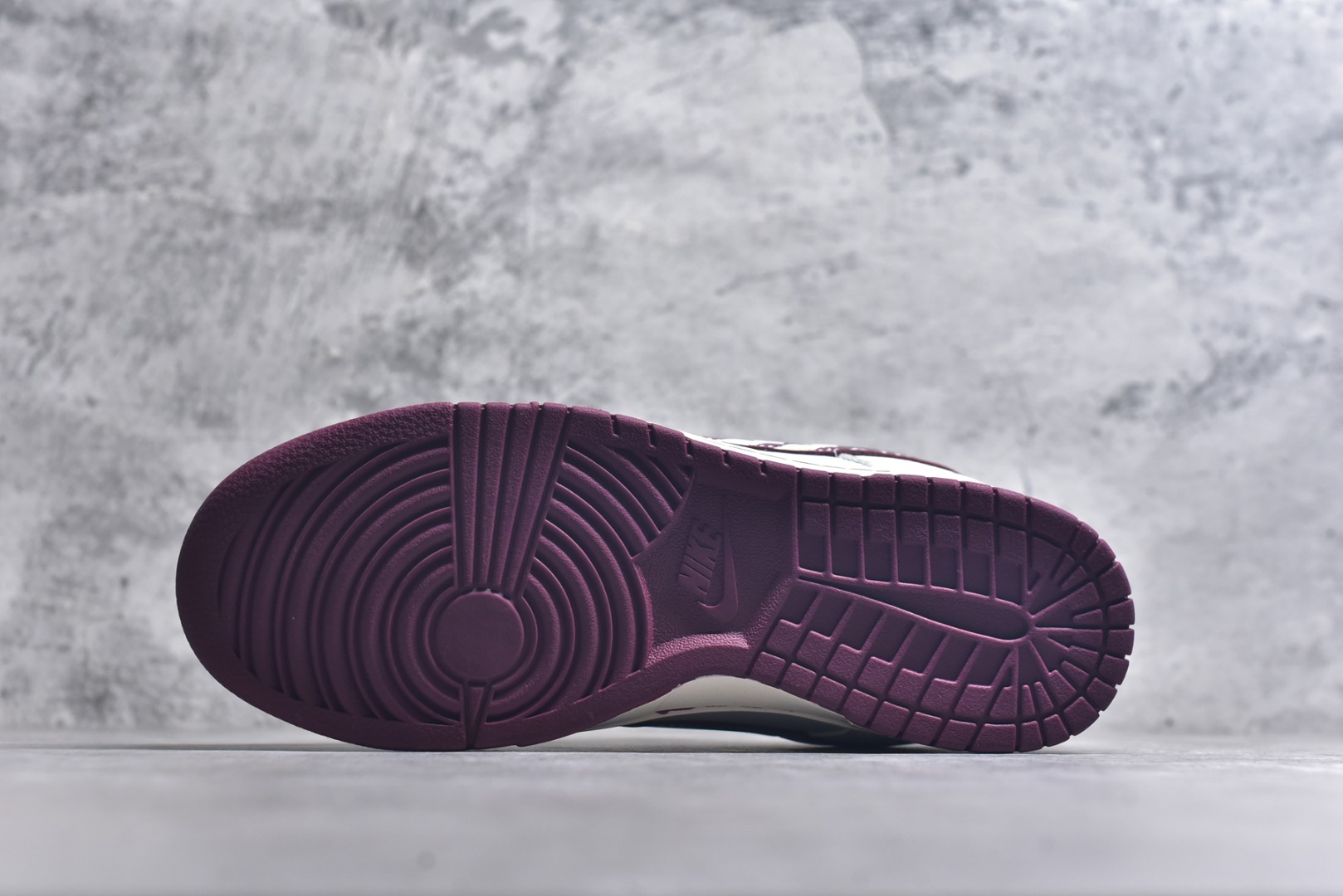 图片[6]-#Nike SB Dunk Low 问界M9红彩勾 周年高端定制 低帮休闲板鞋 FC1688-236 #定制鞋盒 大厂纯原品质出货 超高清洁度 皮料切割干净无任何毛边 细节完美 尺码：36 36.5 37.5 38 36.5 39 40 40.5 41 42 42.5 43 44 44.5 45 9.E5-选品中心