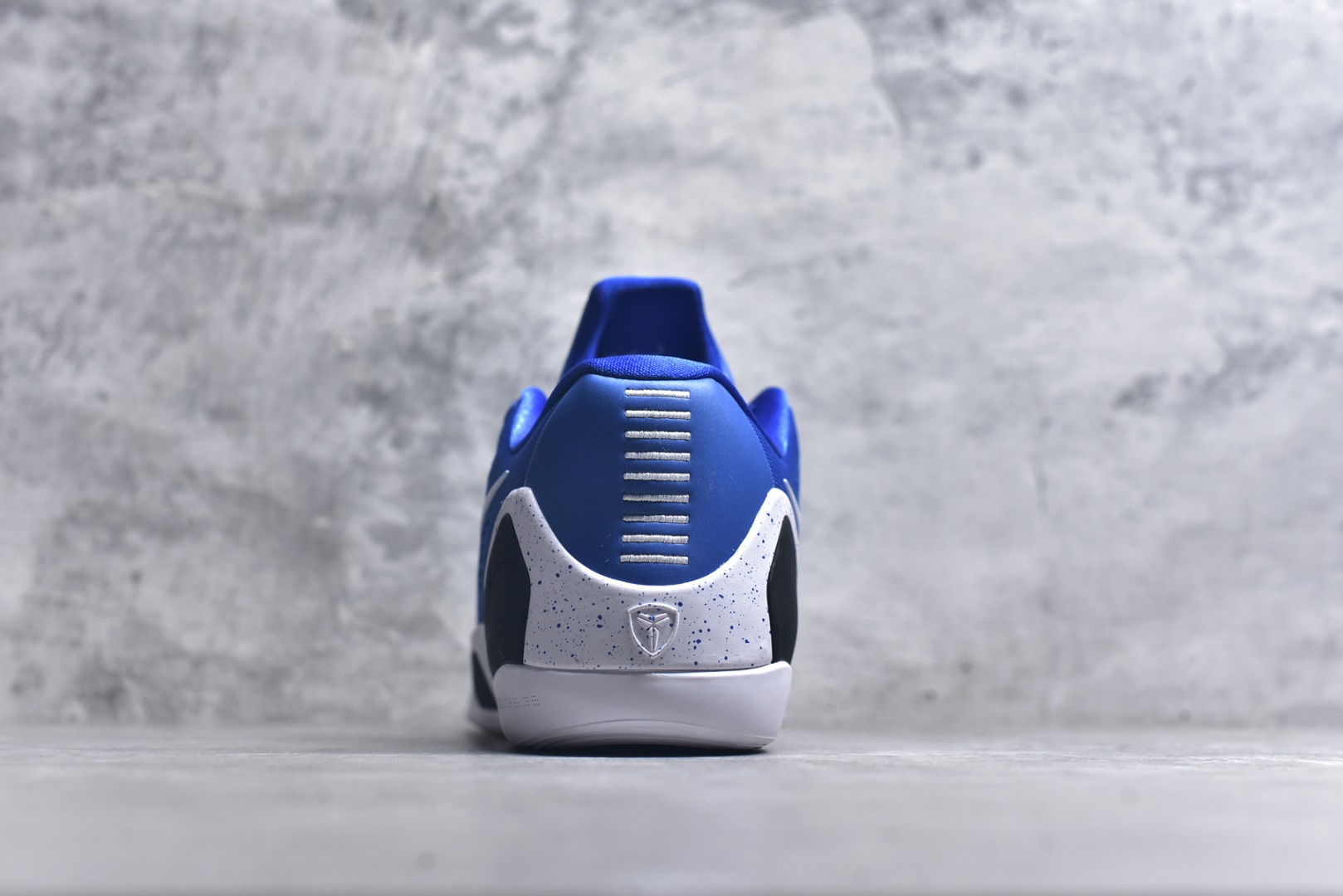 图片[5]-#Nike Kobe 9 Low Protro 科比九代舒适减震防滑低帮篮球鞋 蓝色 IH1401-400 React科技鞋垫加持 实战配置直接拉满 原楦纸板开发 鞋身流线型、后跟塑形 区分土肥圆 原厂针织鞋面一针一线匹配原版 全身鞋材卡料色独家定制 唯一万针立体刺绣SWOOSH 真实底模最大48.5 实战利器 专供海外市场 尺码：40 40.5 41 42 42.5 43 44 44.5 45 46 47.5 48.5 （脚宽、脚胖 建议买大半码）-选品中心