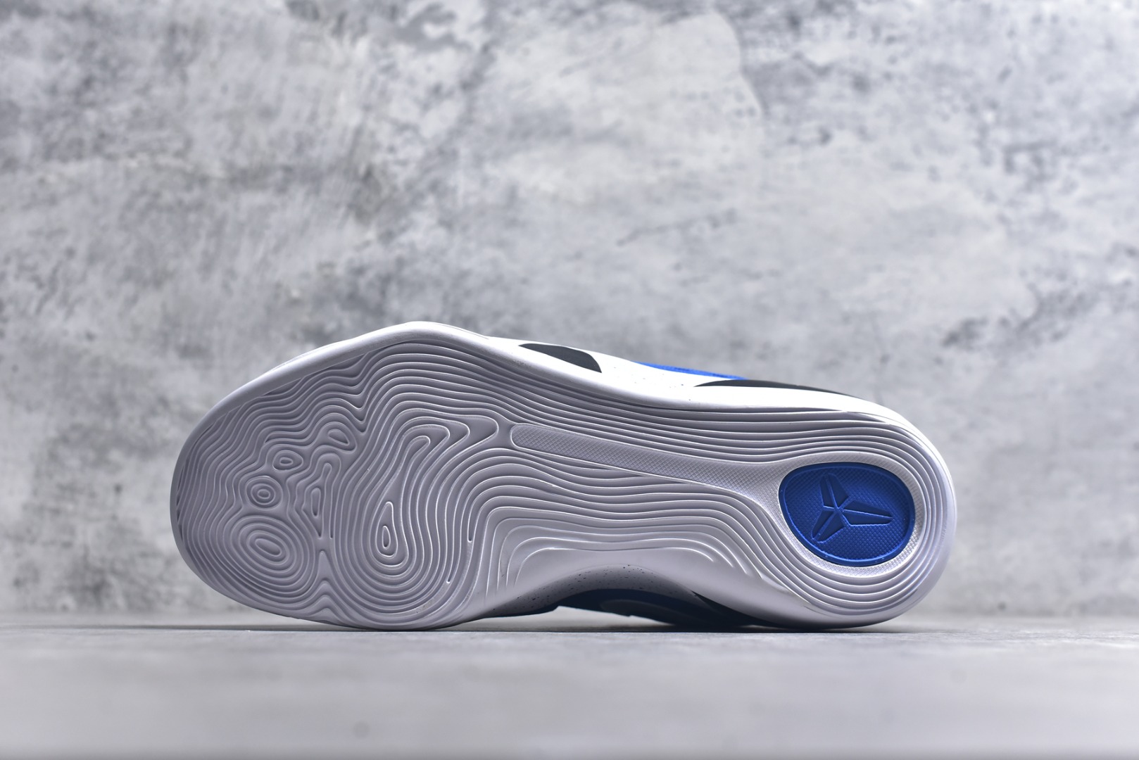 图片[6]-#Nike Kobe 9 Low Protro 科比九代舒适减震防滑低帮篮球鞋 蓝色 IH1401-400 React科技鞋垫加持 实战配置直接拉满 原楦纸板开发 鞋身流线型、后跟塑形 区分土肥圆 原厂针织鞋面一针一线匹配原版 全身鞋材卡料色独家定制 唯一万针立体刺绣SWOOSH 真实底模最大48.5 实战利器 专供海外市场 尺码：40 40.5 41 42 42.5 43 44 44.5 45 46 47.5 48.5 （脚宽、脚胖 建议买大半码）-选品中心