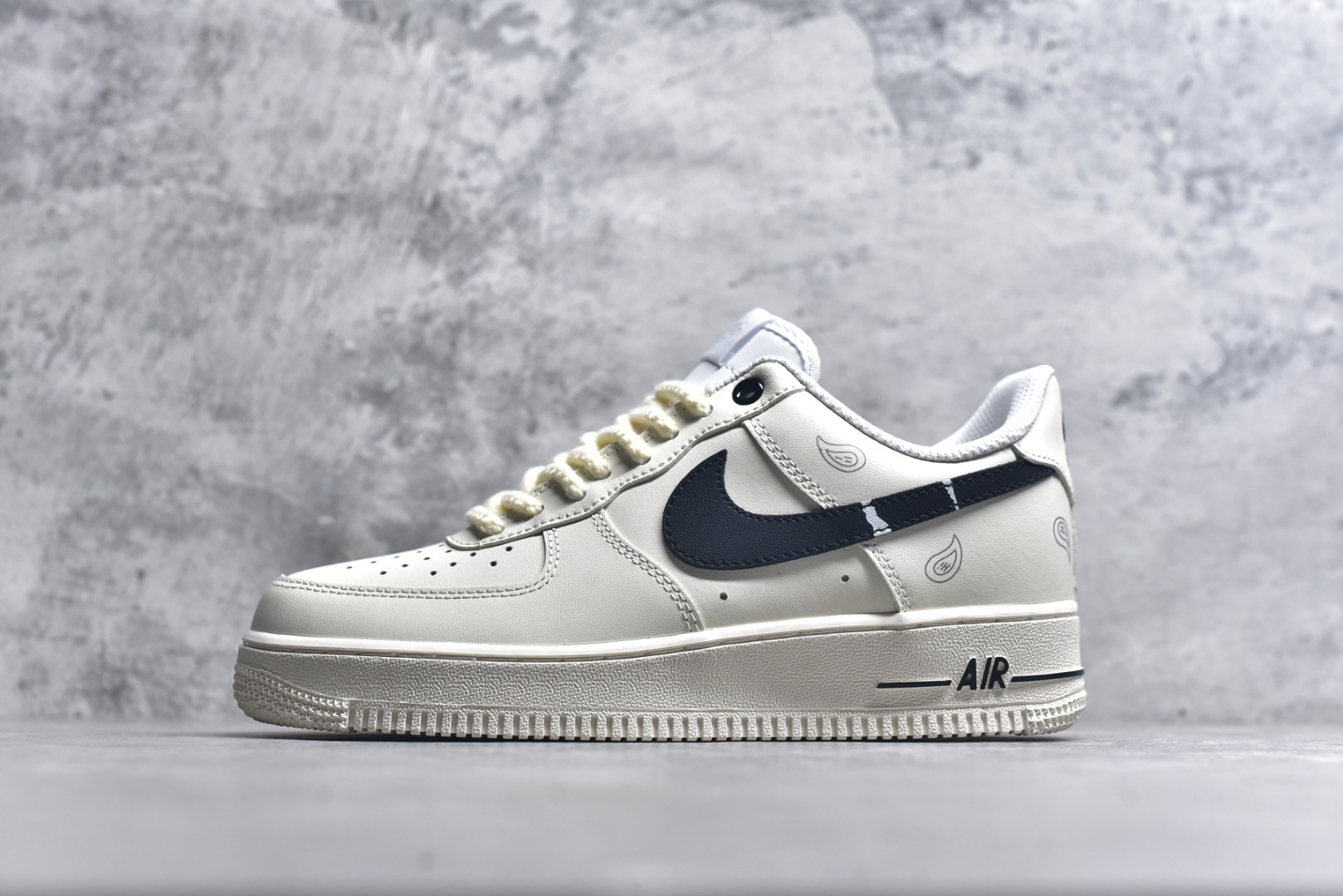 #官方爆款定制 二次元主题 Nike Air Force 1 Low’07 佩斯利 空军一号低帮休闲板鞋 定制皮料 定制鞋盒 原楦原纸板 纯正空军版型 内置全掌气垫 货号：ZH0316-128 尺码：36 36.5 37.5 38 38.5 39 40 40.5 41 42 42.5 43 44 44.5 45-选品中心