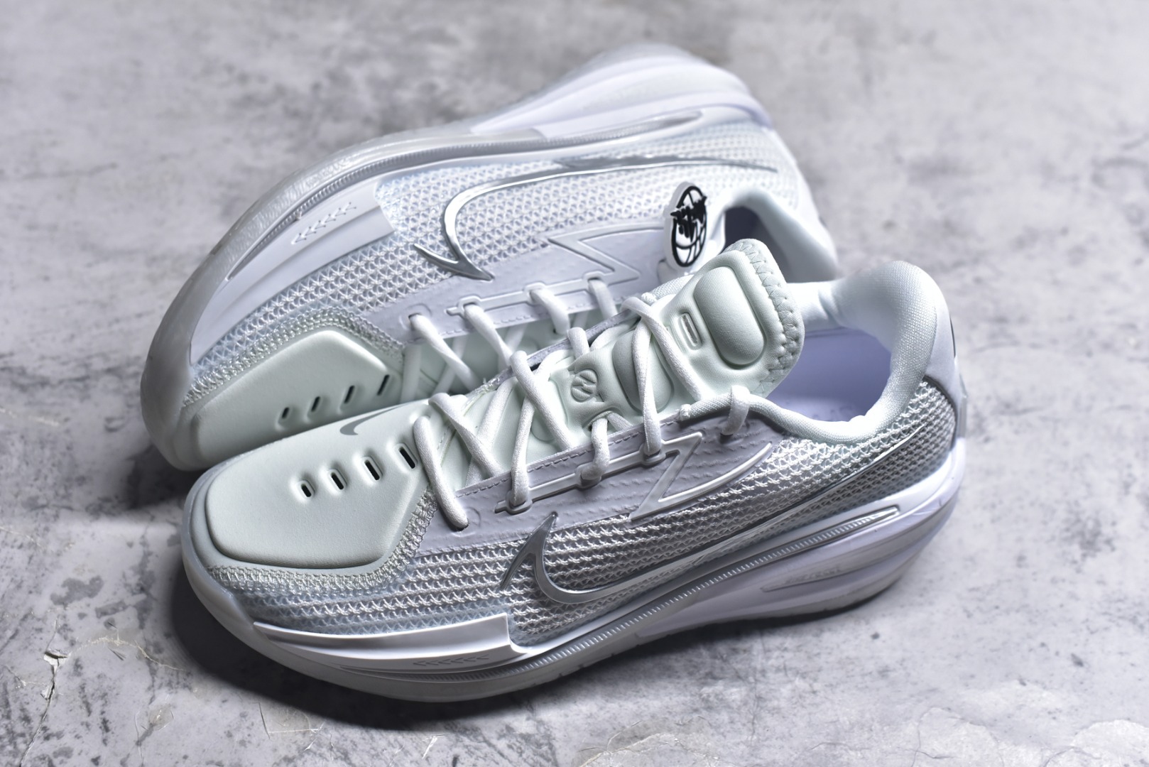 图片[7]-#NK ZOOM GT CUT 1 低帮实战篮球鞋 CZ0176-102 历时三月调试 完美版型独家呈现 独家革新四层加厚复合鞋面 鞋面强度及支撑性能秒杀市场尝鲜纯原 独家内置高韧性TPU抗扭片 尝鲜纯原无抗扭片 原厂ZOOM 配套工艺气垫 澎湃脚感上脚可鉴 区分市场假气垫 低气压气垫 大底正确拼接式SWOOSH图案 区分市场一体式贴膜 原厂REACT中底发泡模具 前掌纹路极其立体 防滑性能优异 实战出真知 历经多位圈内大神实战测试 尺码：39 40 40.5 41 42 42.5 43 44 44.5 45 46-选品中心