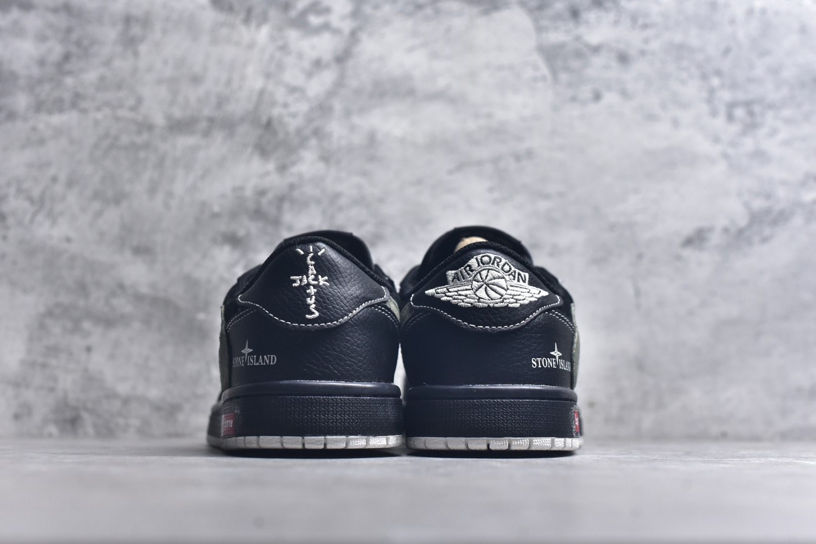 图片[5]-#Nike Air Jordan 1 Low 定制配色 supreme联名 定制AJ联名-高端定制 低帮复古文化板鞋 #定制鞋盒 大厂纯原品质出货 超高清洁度 皮料切割干净无任何毛边 细节完美 货号：DZ5899 025 尺码：36 36.5 37.5 38 38.5 39 40 40.5 41 42 42.5 43 44 44.5 45-选品中心