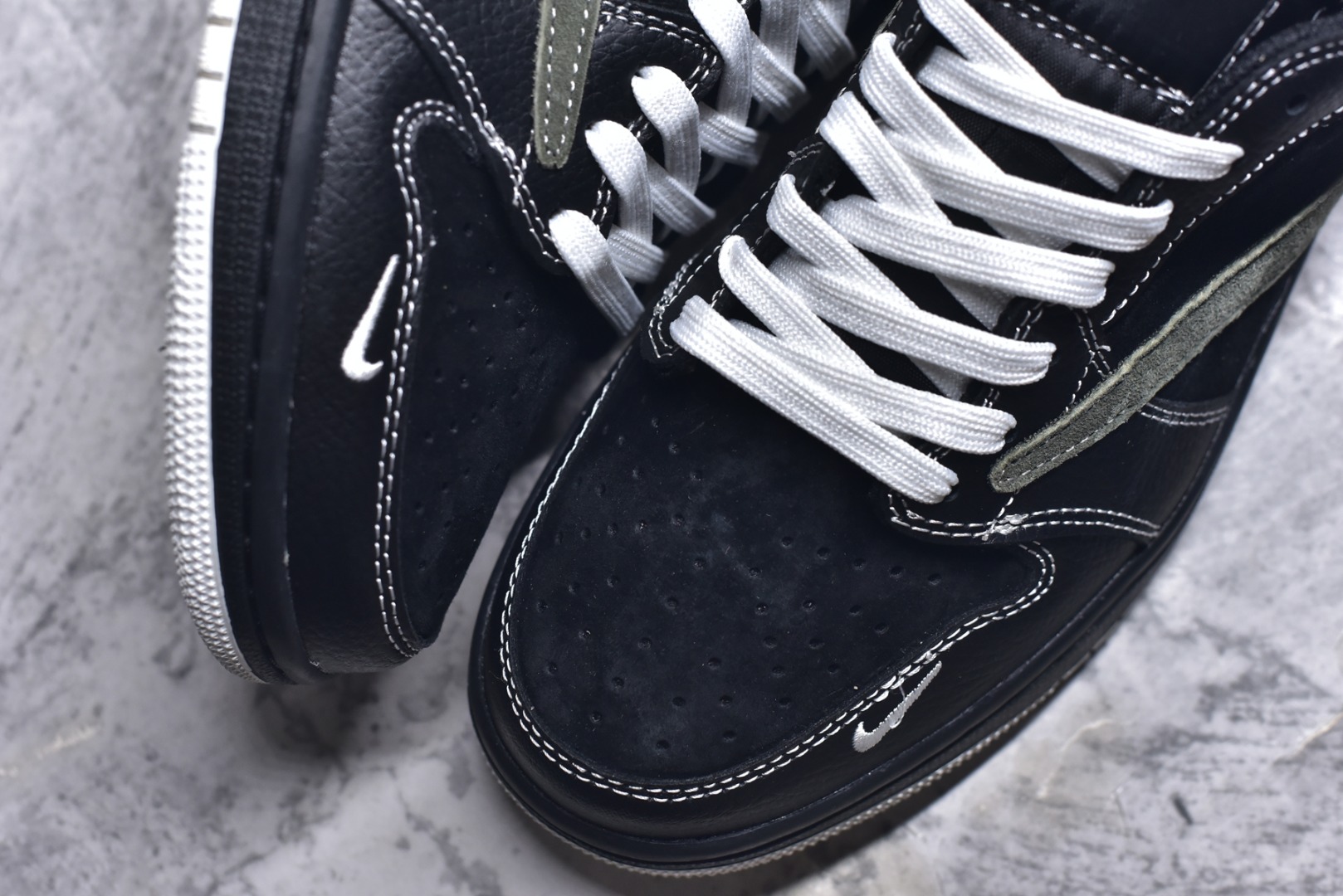 图片[8]-#Nike Air Jordan 1 Low 定制配色 supreme联名 定制AJ联名-高端定制 低帮复古文化板鞋 #定制鞋盒 大厂纯原品质出货 超高清洁度 皮料切割干净无任何毛边 细节完美 货号：DZ5899 025 尺码：36 36.5 37.5 38 38.5 39 40 40.5 41 42 42.5 43 44 44.5 45-选品中心