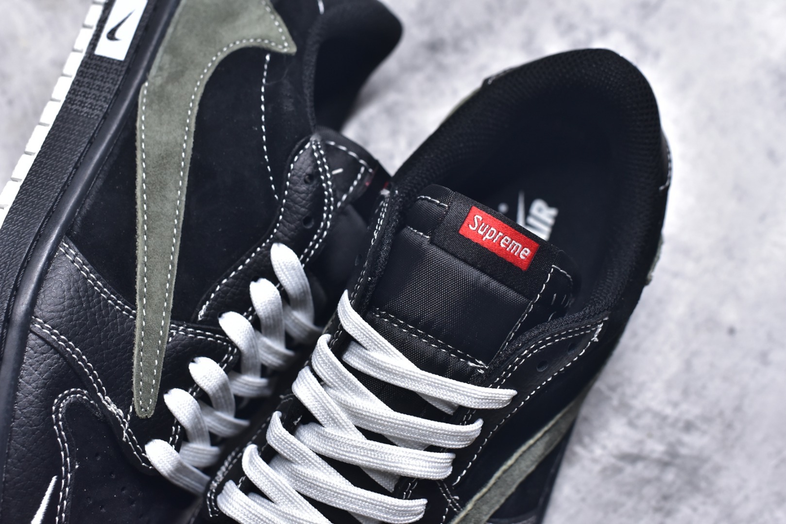 图片[9]-#Nike Air Jordan 1 Low 定制配色 supreme联名 定制AJ联名-高端定制 低帮复古文化板鞋 #定制鞋盒 大厂纯原品质出货 超高清洁度 皮料切割干净无任何毛边 细节完美 货号：DZ5899 025 尺码：36 36.5 37.5 38 38.5 39 40 40.5 41 42 42.5 43 44 44.5 45-选品中心