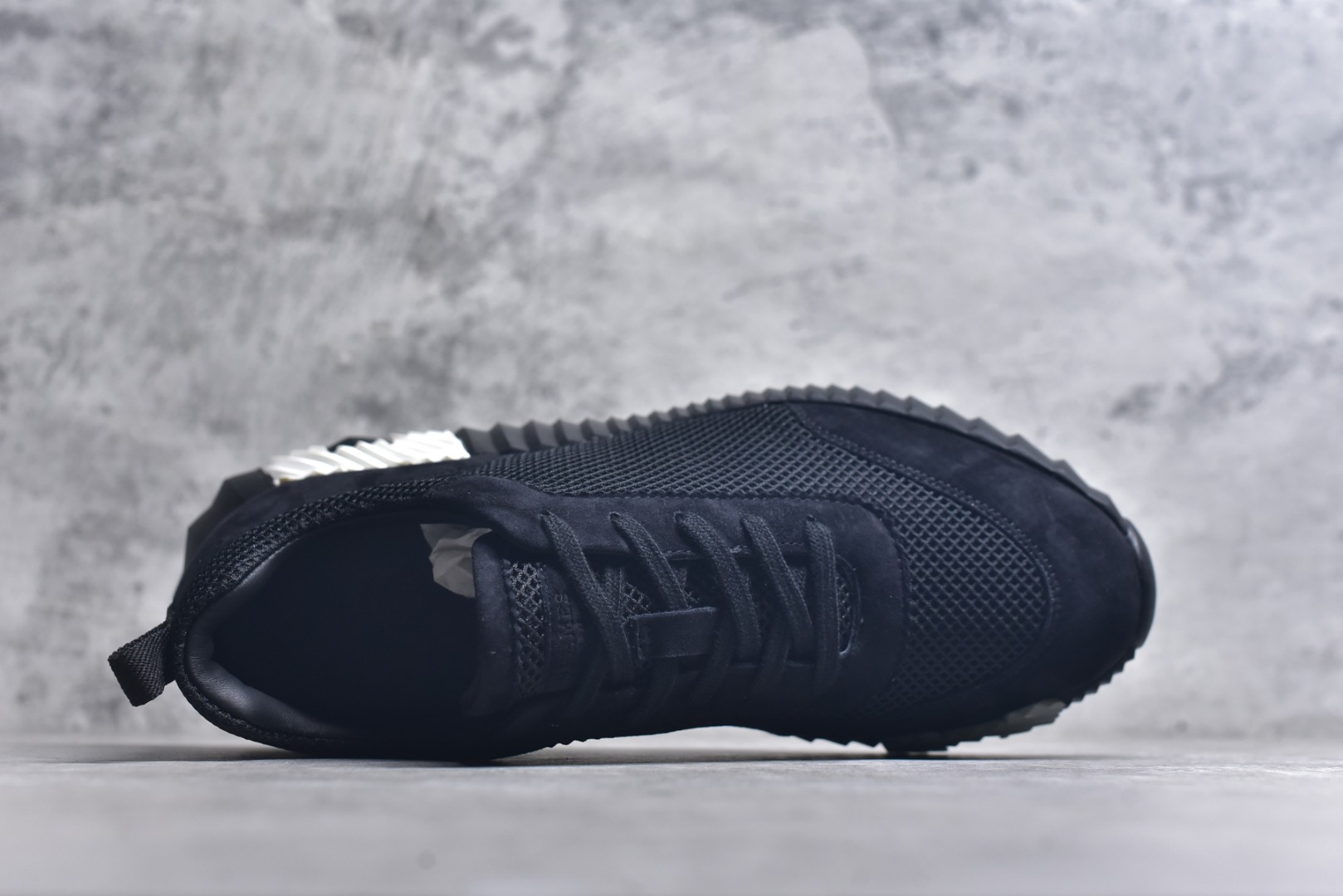 图片[4]-#Hermes 爱马仕 Bouncing 老钱风 皮面款 低帮休闲鞋 海淘代购同渠道品质 高端零售 外贸充正专供 原版购入开发 ZP级全套包装 完美楦型 正确卡色 大底 质感媲美原版 细节与原版一致 请注意区分市面通货材 尺码：39 40 41 42 43 44 45-选品中心