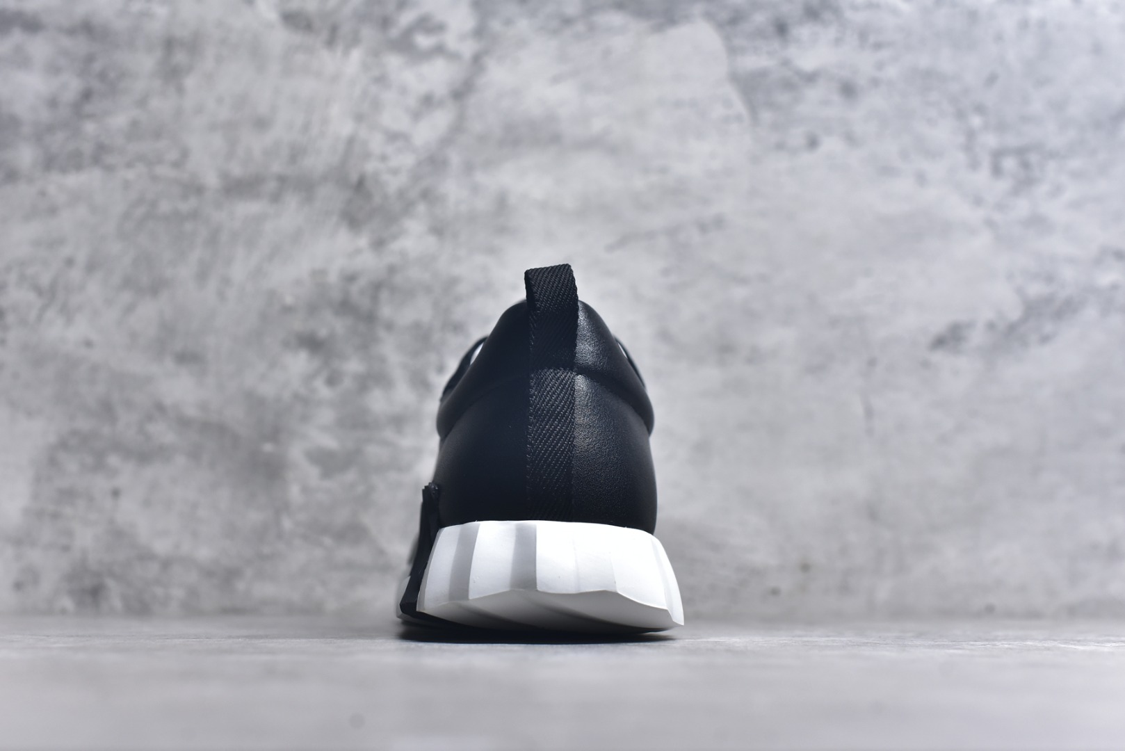 图片[5]-#Hermes 爱马仕 Bouncing 老钱风 皮面款 低帮休闲鞋 海淘代购同渠道品质 高端零售 外贸充正专供 原版购入开发 ZP级全套包装 完美楦型 正确卡色 大底 质感媲美原版 细节与原版一致 请注意区分市面通货材 尺码：39 40 41 42 43 44 45-选品中心