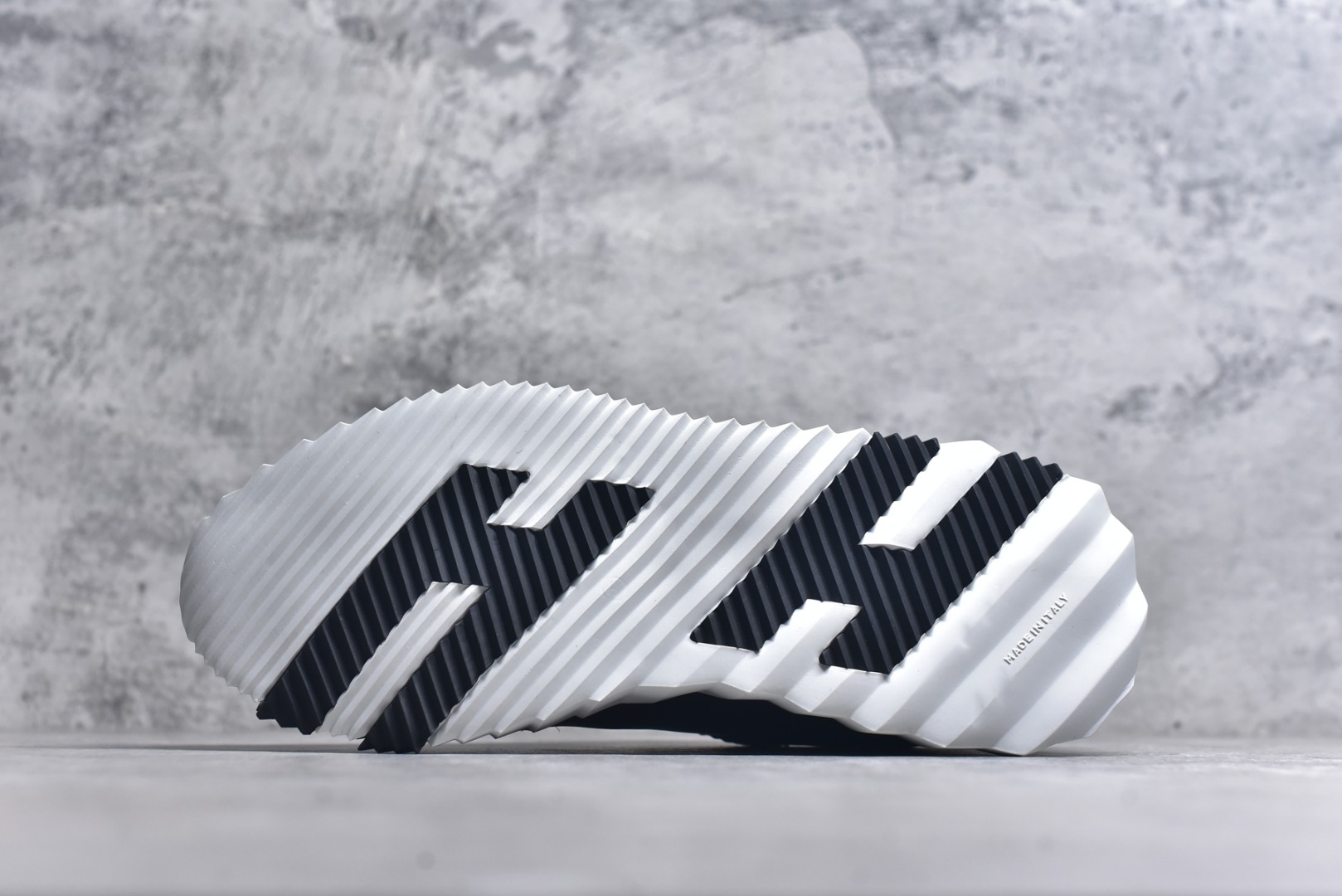 图片[6]-#Hermes 爱马仕 Bouncing 老钱风 皮面款 低帮休闲鞋 海淘代购同渠道品质 高端零售 外贸充正专供 原版购入开发 ZP级全套包装 完美楦型 正确卡色 大底 质感媲美原版 细节与原版一致 请注意区分市面通货材 尺码：39 40 41 42 43 44 45-选品中心