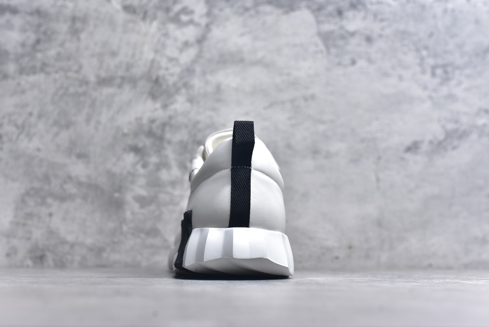 图片[5]-#Hermes 爱马仕 Bouncing 老钱风 皮面款 低帮休闲鞋 海淘代购同渠道品质 高端零售 外贸充正专供 原版购入开发 ZP级全套包装 完美楦型 正确卡色 大底 质感媲美原版 细节与原版一致 请注意区分市面通货材 尺码：39 40 41 42 43 44 45-选品中心