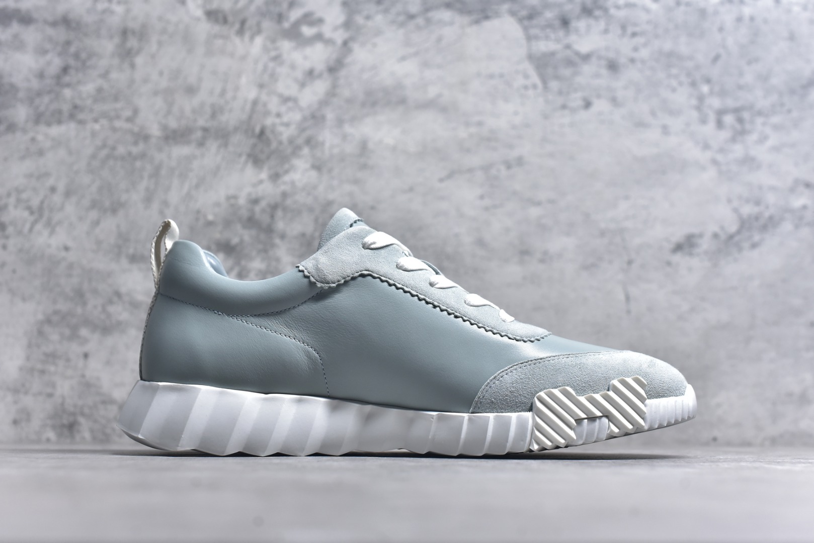 图片[3]-#Hermes 爱马仕 Bouncing 老钱风 皮面款 低帮休闲鞋 海淘代购同渠道品质 高端零售 外贸充正专供 原版购入开发 ZP级全套包装 完美楦型 正确卡色 大底 质感媲美原版 细节与原版一致 请注意区分市面通货材 尺码：39 40 41 42 43 44 45-选品中心