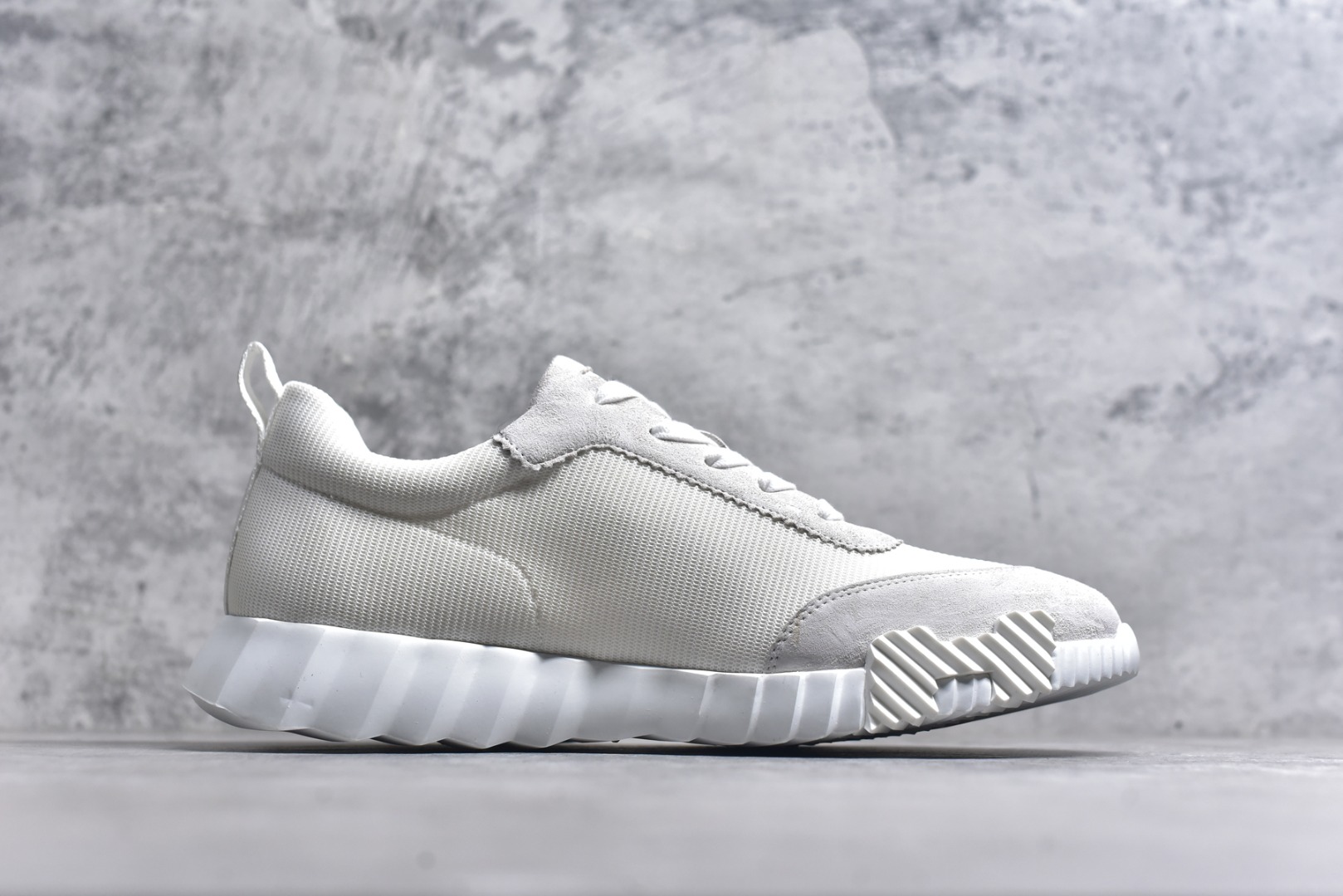 图片[3]-#Hermes 爱马仕 Bouncing 老钱风 皮面款 低帮休闲鞋 海淘代购同渠道品质 高端零售 外贸充正专供 原版购入开发 ZP级全套包装 完美楦型 正确卡色 大底 质感媲美原版 细节与原版一致 请注意区分市面通货材 尺码：39 40 41 42 43 44 45-选品中心