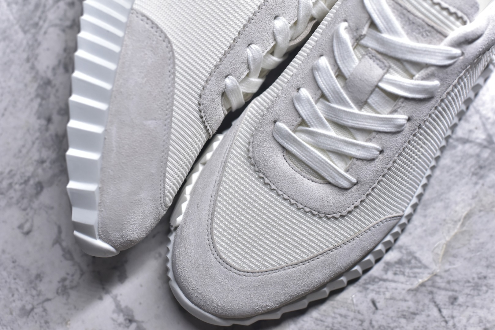 图片[8]-#Hermes 爱马仕 Bouncing 老钱风 皮面款 低帮休闲鞋 海淘代购同渠道品质 高端零售 外贸充正专供 原版购入开发 ZP级全套包装 完美楦型 正确卡色 大底 质感媲美原版 细节与原版一致 请注意区分市面通货材 尺码：39 40 41 42 43 44 45-选品中心