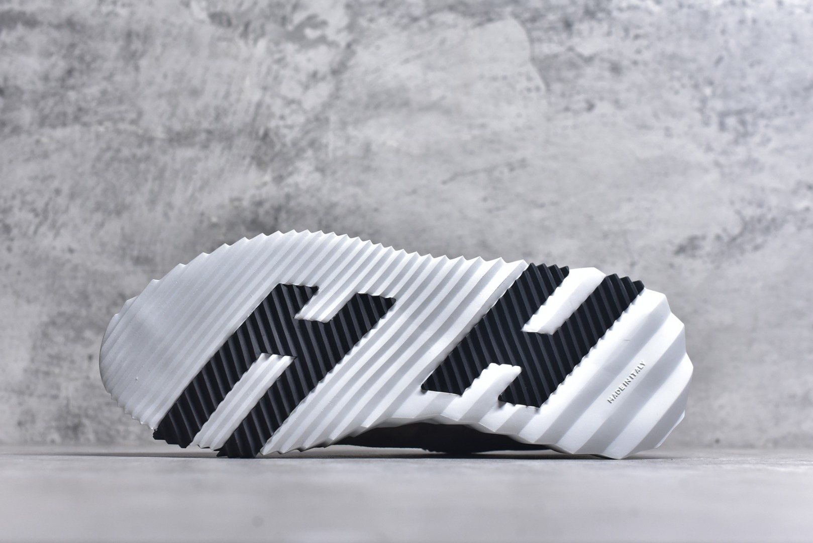 图片[6]-#Hermes 爱马仕 Bouncing 老钱风 皮面款 低帮休闲鞋 海淘代购同渠道品质 高端零售 外贸充正专供 原版购入开发 ZP级全套包装 完美楦型 正确卡色 大底 质感媲美原版 细节与原版一致 请注意区分市面通货材 尺码：39 40 41 42 43 44 45-选品中心