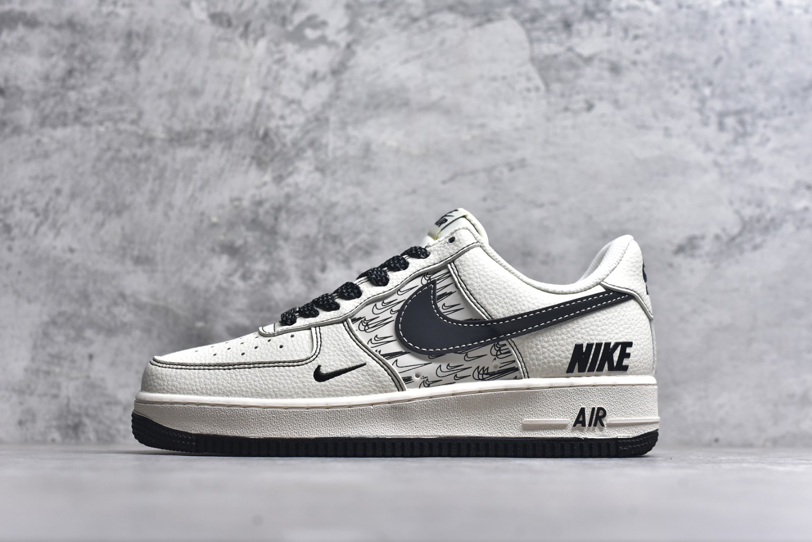 #Nike Air Force 1\'07 Low 耐克联名 米黑多重勾 空军一号定制低帮休闲板鞋 HH7518-068 #原楦头原纸板 原装鞋盒 定制五金配件 内置全掌气垫 原厂鞋底 尺码：36 36.5 37.5 38 38.5 39 40 40.5 41 42 42.5 43 44 44.5 45 9.D4-选品中心