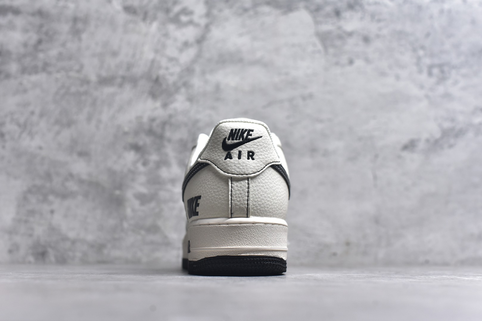 图片[5]-#Nike Air Force 1\’07 Low 耐克联名 米黑多重勾 空军一号定制低帮休闲板鞋 HH7518-068 #原楦头原纸板 原装鞋盒 定制五金配件 内置全掌气垫 原厂鞋底 尺码：36 36.5 37.5 38 38.5 39 40 40.5 41 42 42.5 43 44 44.5 45 9.D4-选品中心