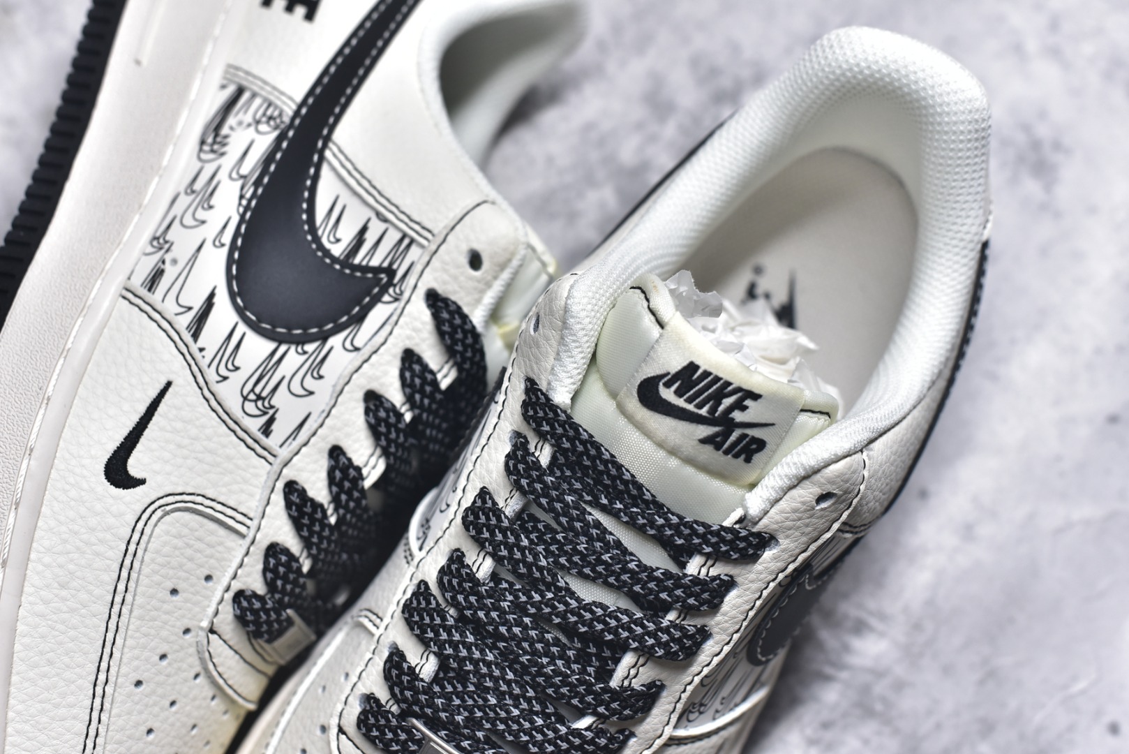 图片[9]-#Nike Air Force 1\’07 Low 耐克联名 米黑多重勾 空军一号定制低帮休闲板鞋 HH7518-068 #原楦头原纸板 原装鞋盒 定制五金配件 内置全掌气垫 原厂鞋底 尺码：36 36.5 37.5 38 38.5 39 40 40.5 41 42 42.5 43 44 44.5 45 9.D4-选品中心