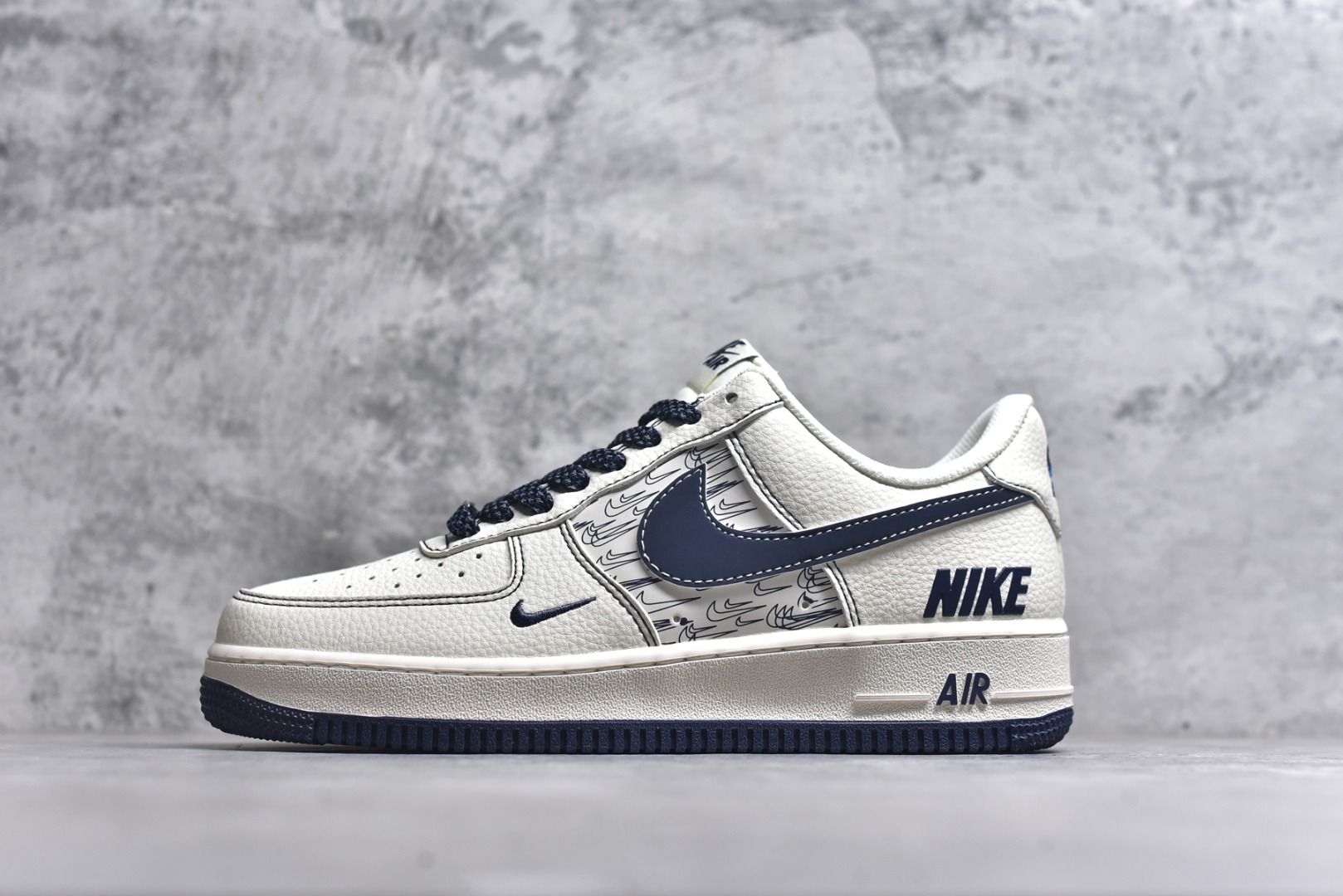 #Nike Air Force 1\'07 Low 耐克联名 深蓝多重勾 空军一号低帮休闲板鞋 HH7518-069 #原楦头原纸板 原装鞋盒 定制五金配件 内置全掌气垫 原厂鞋底 尺码：36 36.5 37.5 38 38.5 39 40 40.5 41 42 42.5 43 44 44.5 45 9.D4-选品中心